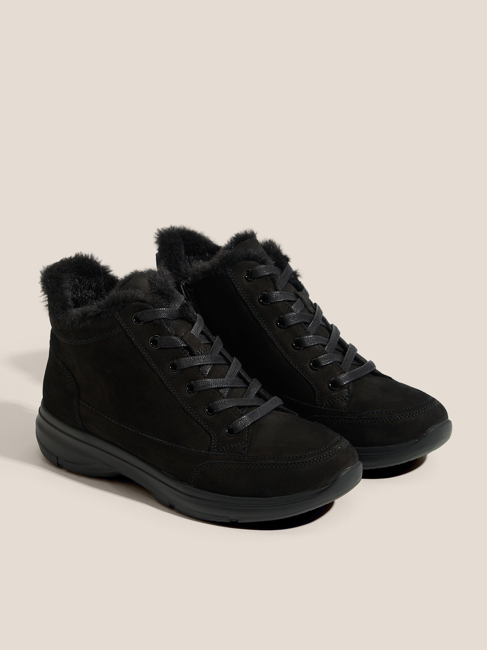 9120 р. 16000 р. Женские высокие кроссовки CAPRICE LEA