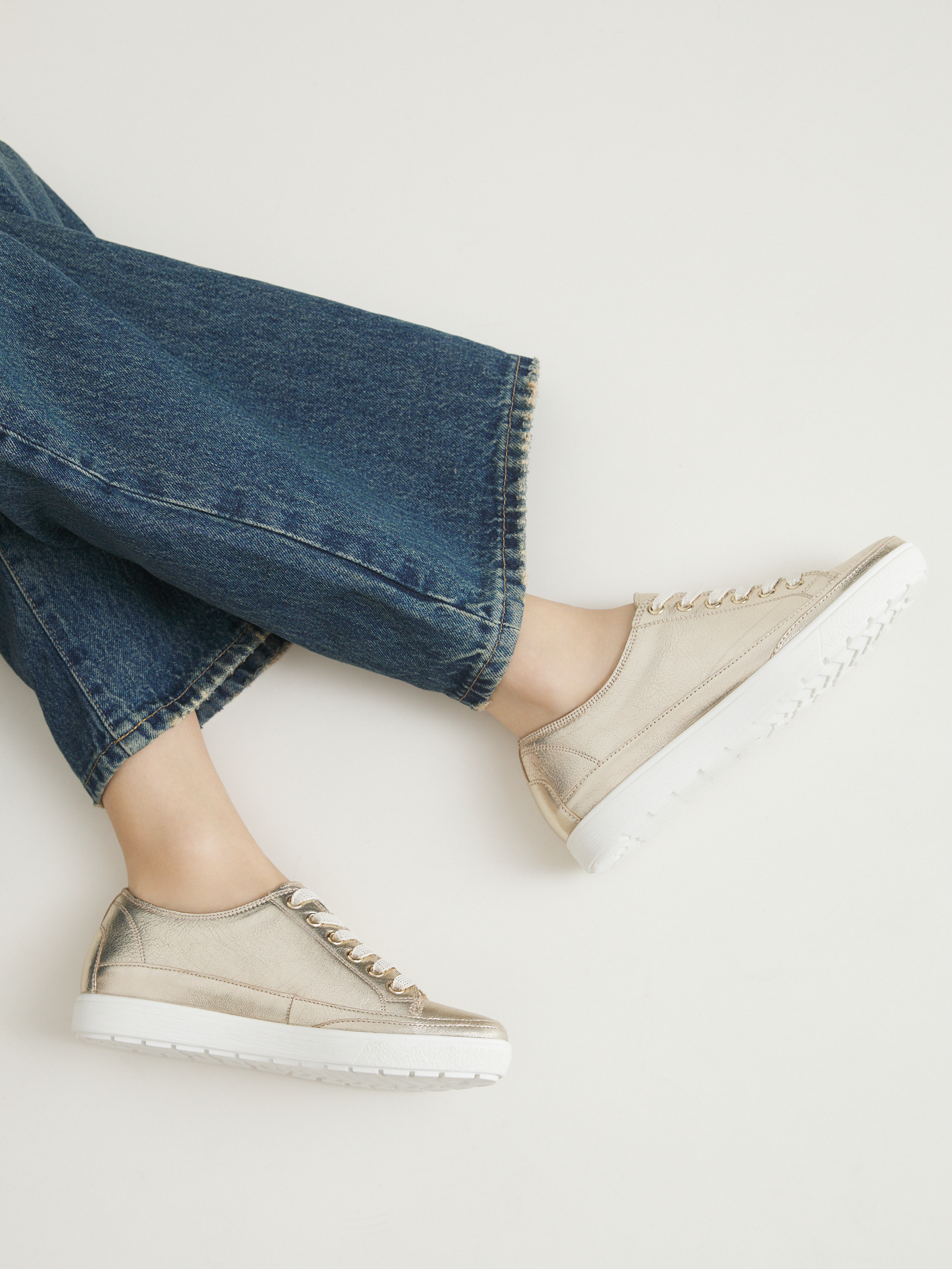 5244 р. 9200 р. Женские кеды CAPRICE MANOU