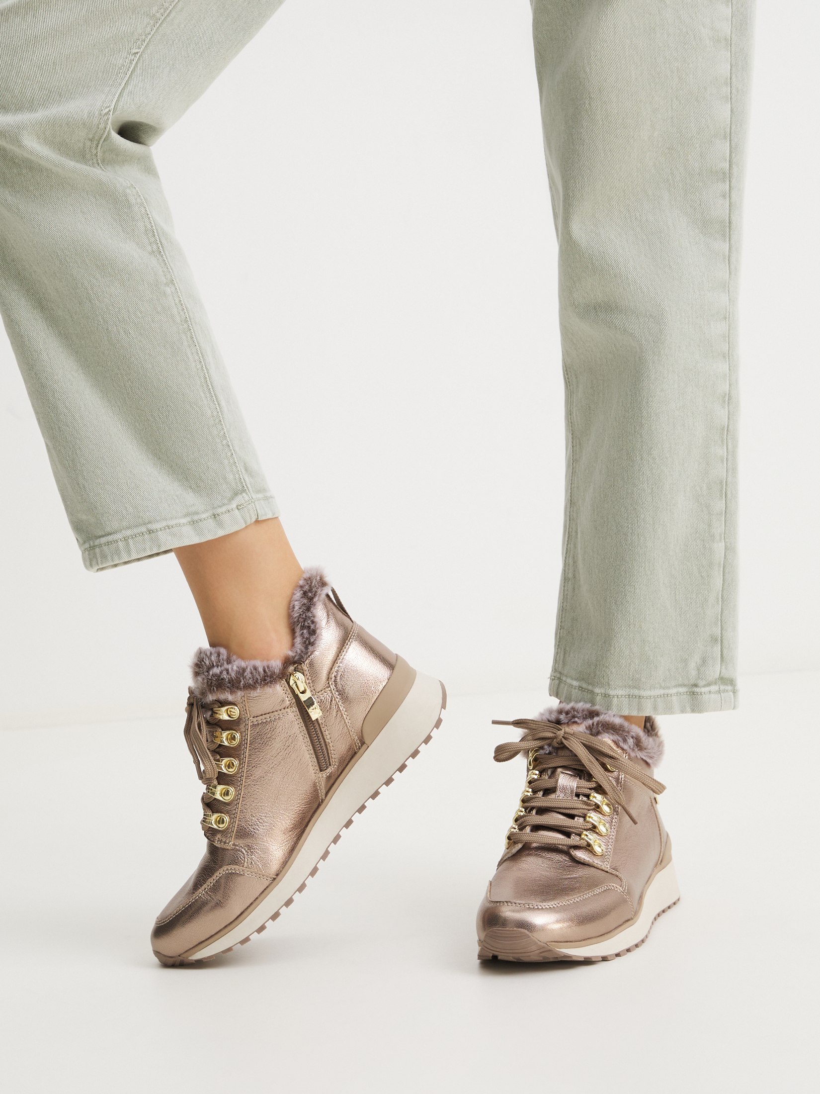 7410 р. 13000 р. Женские высокие кроссовки CAPRICE KAIA