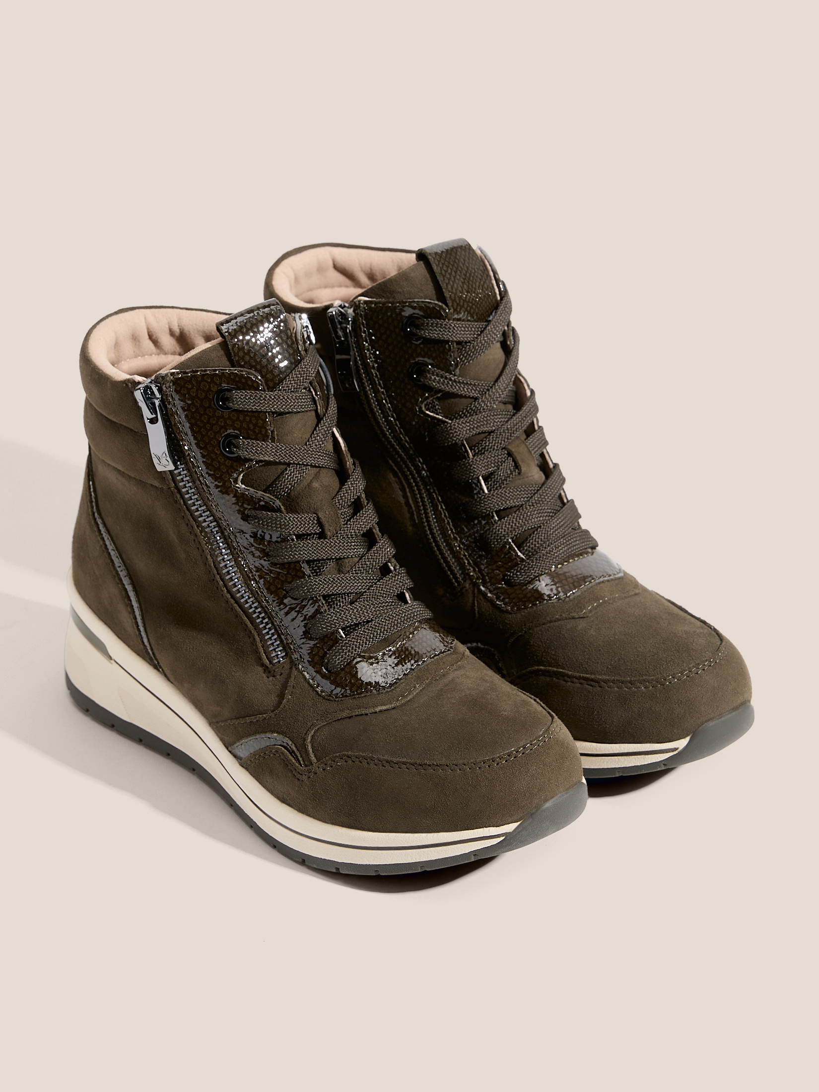 7695 р. 13500 р. Женские высокие кроссовки CAPRICE DANICA