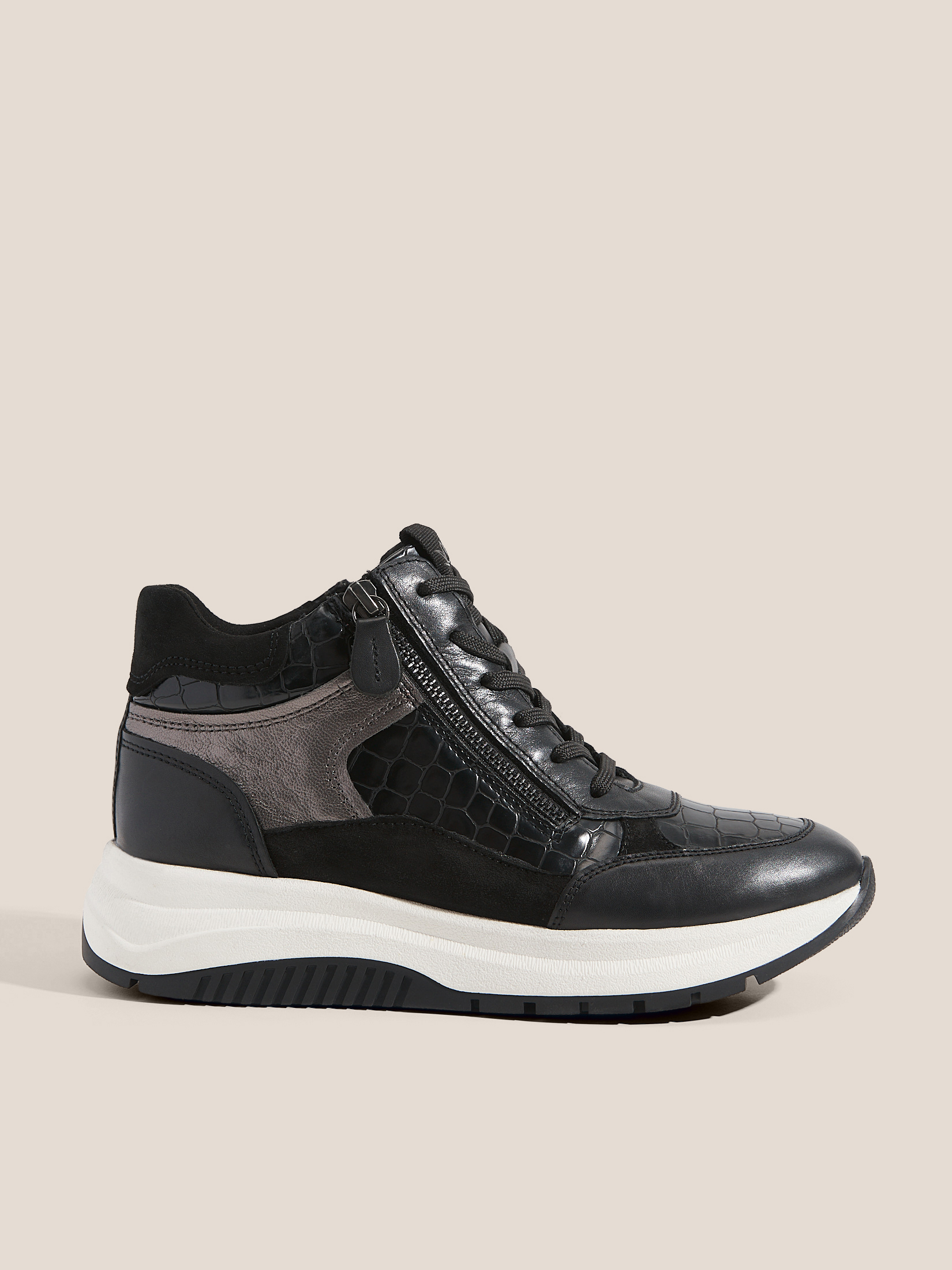 7695 р. 13500 р. Женские высокие кроссовки CAPRICE KAIA