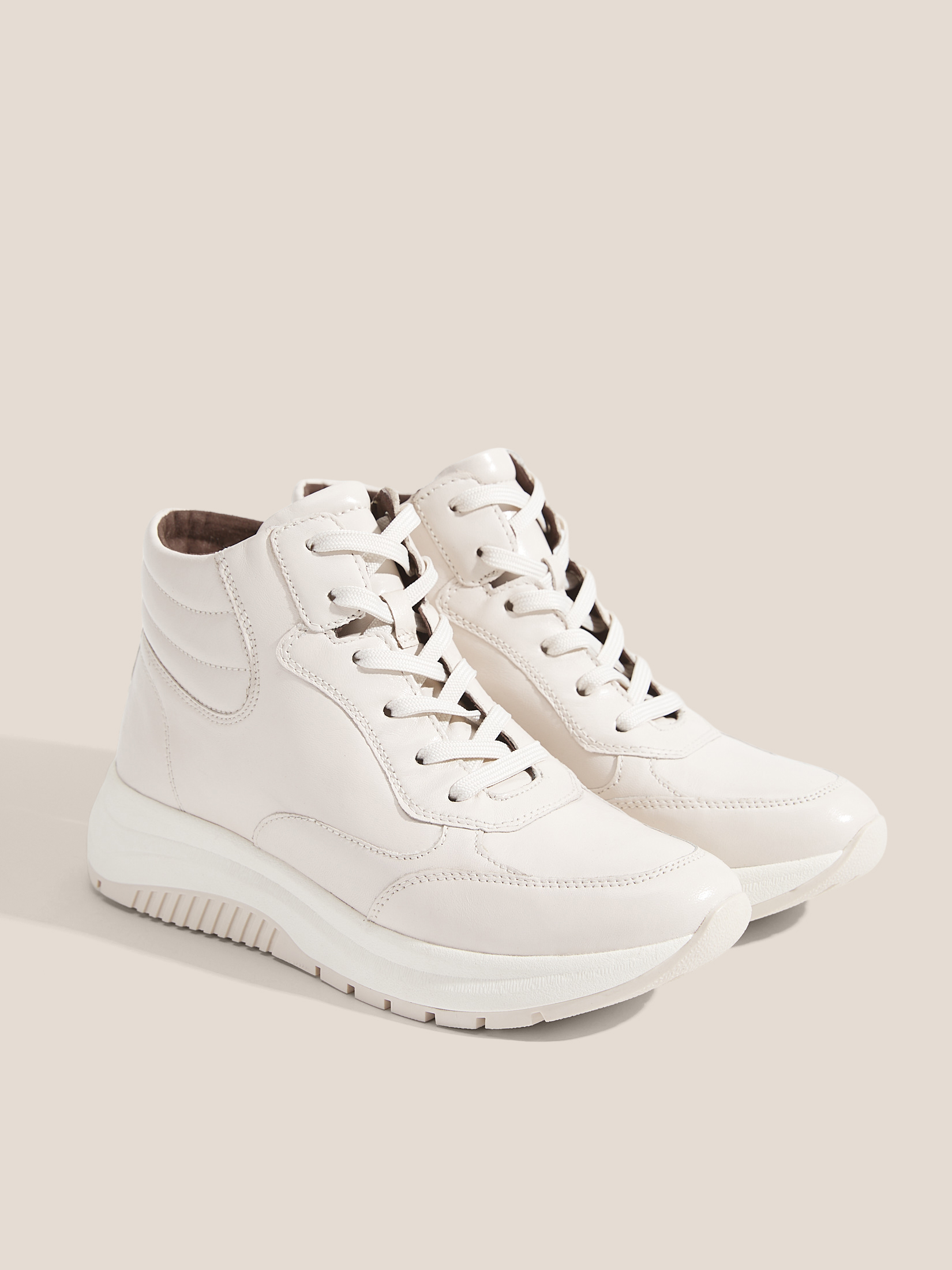 7695 р. 13500 р. Женские высокие кроссовки CAPRICE KAIA