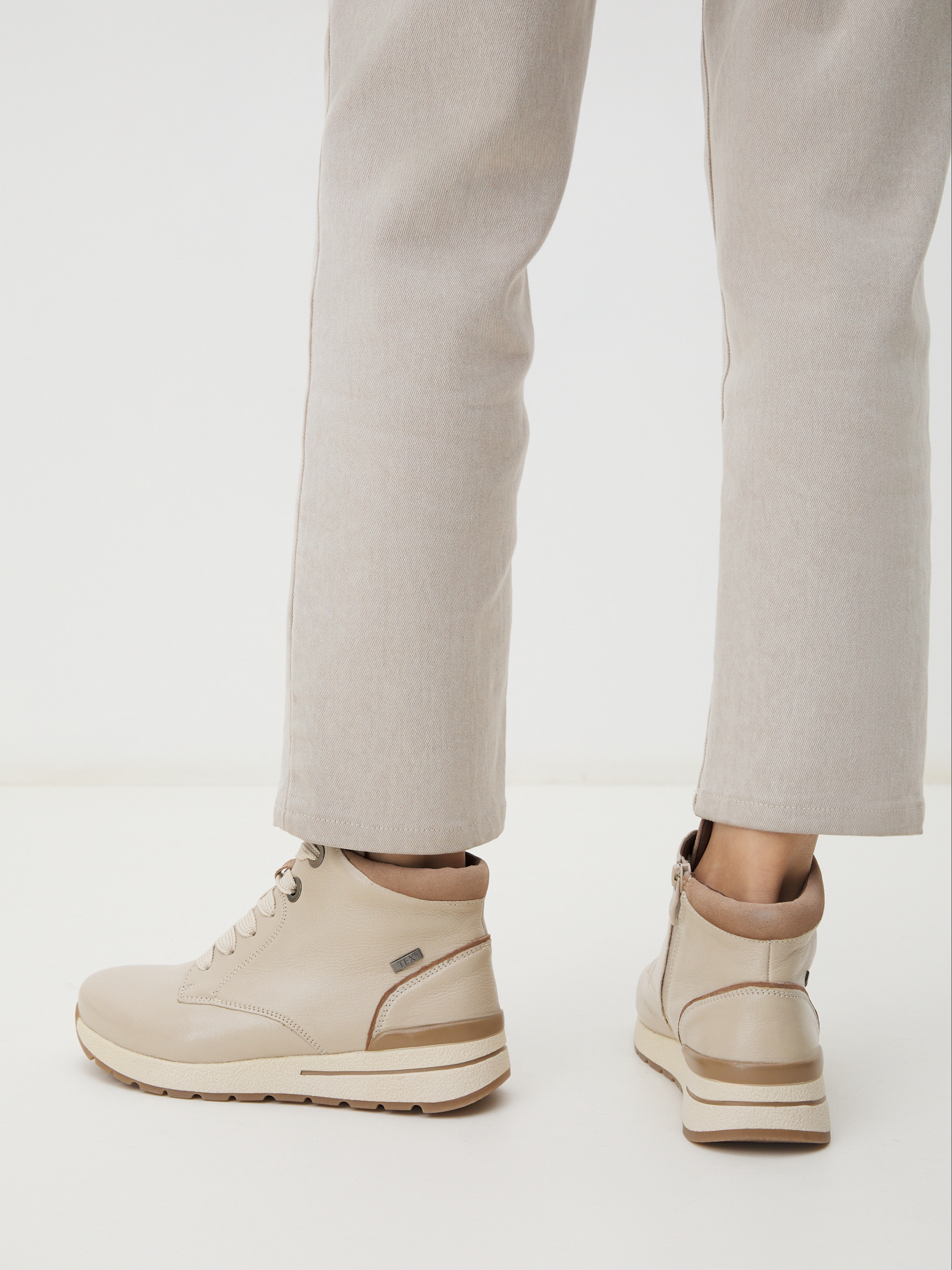 7695 р. 13500 р. Женские высокие кроссовки CAPRICE DENISE