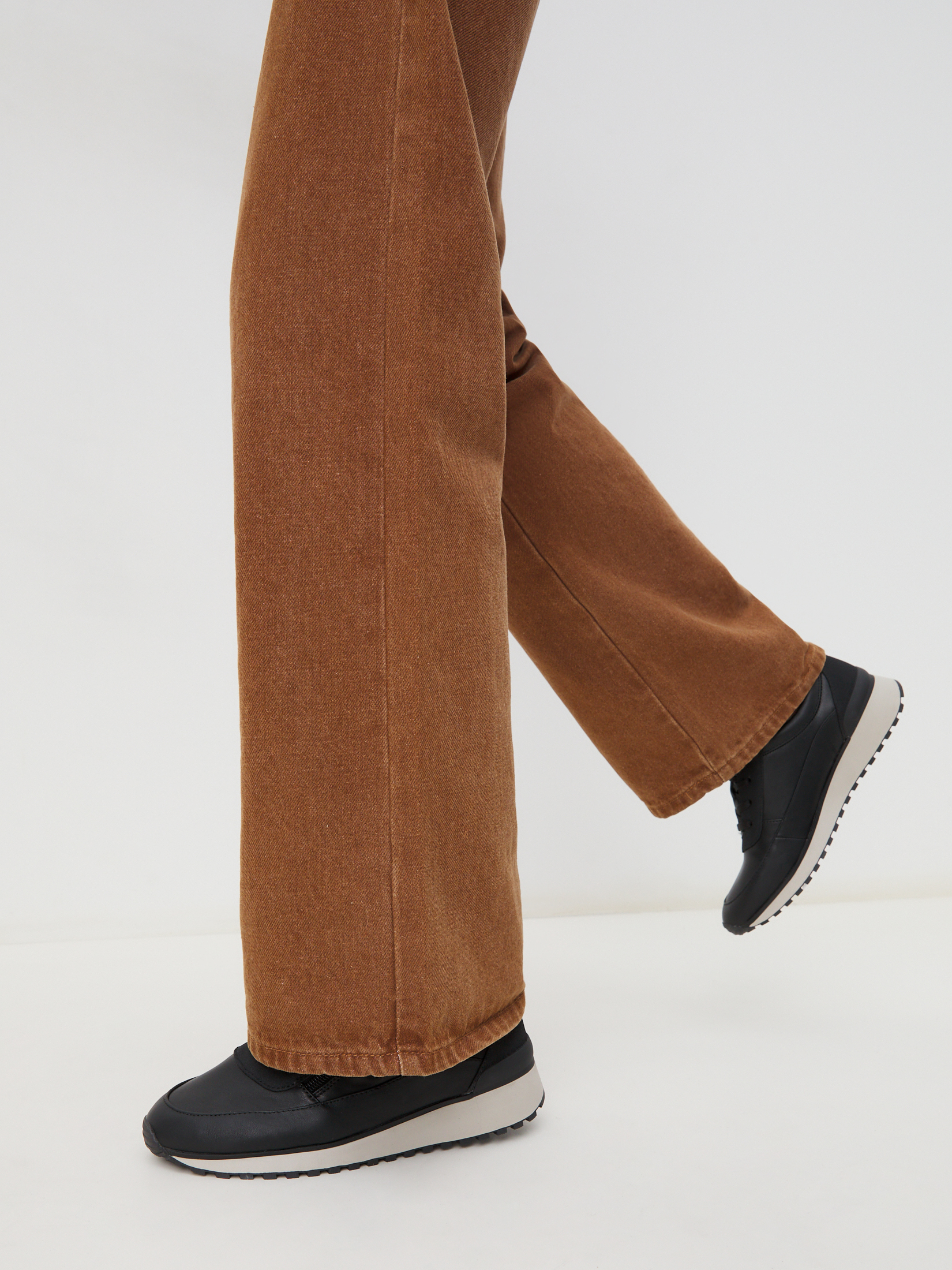 3990 р. 7000 р. Женские кроссовки CAPRICE KAIA