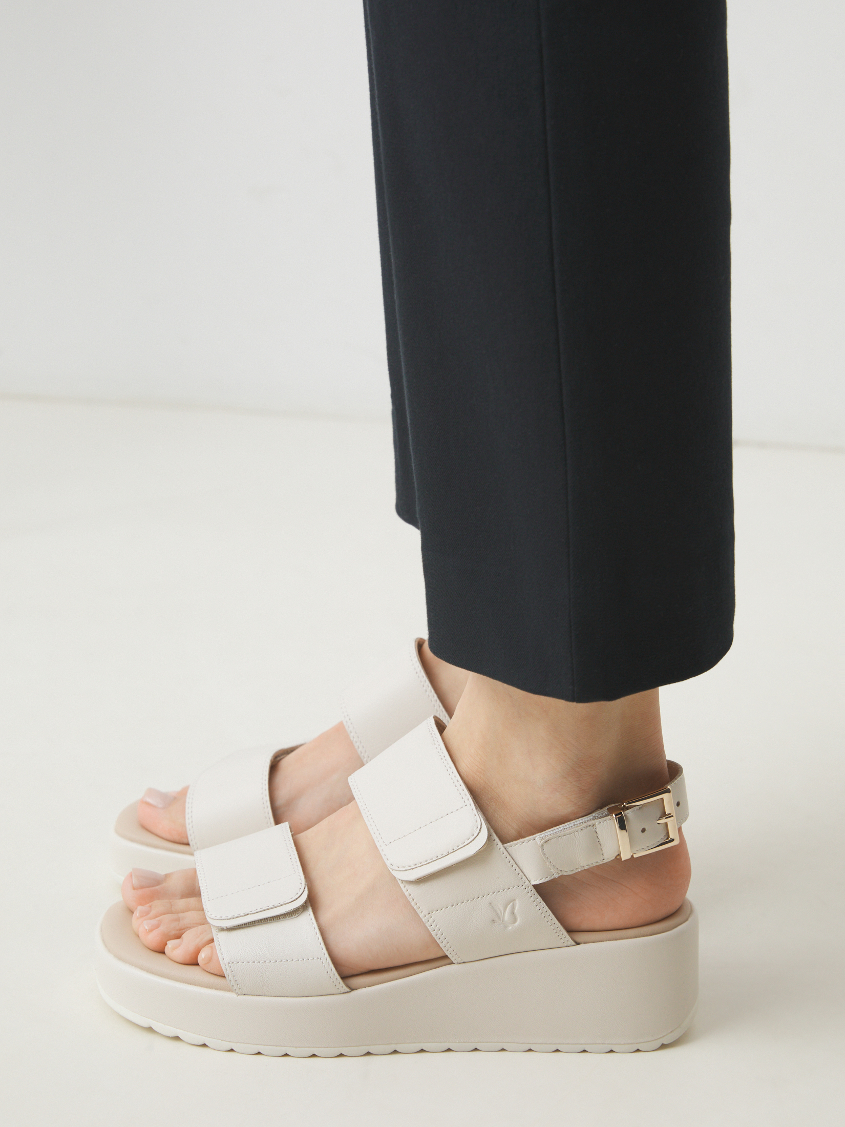 4674 р. 8200 р. Женские сандалии CAPRICE EILEEN