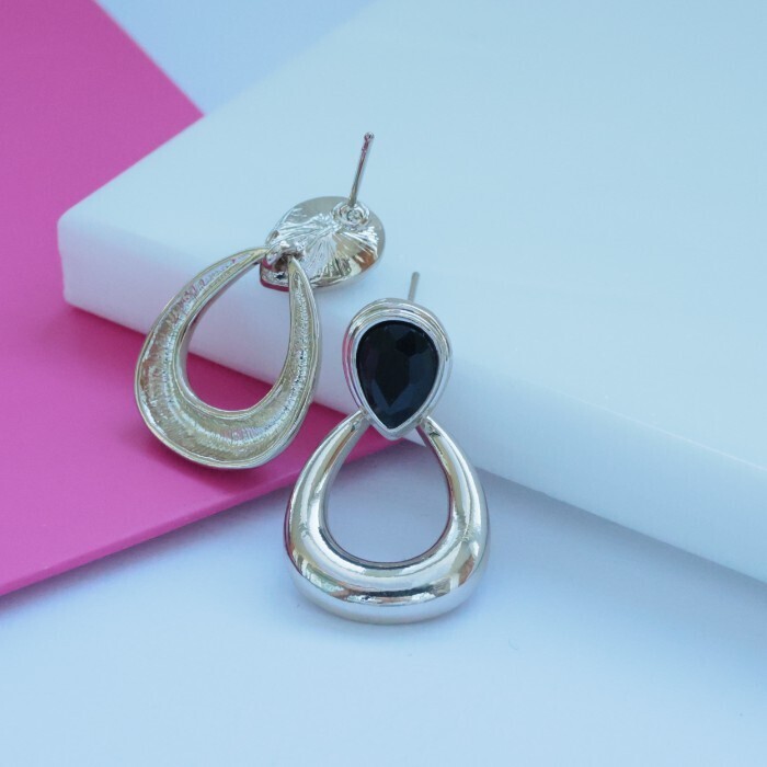Серьги бижутерия с камнем, вставка: фианиты, цвет: черный, Уценка, арт.08.3719 (101.265)