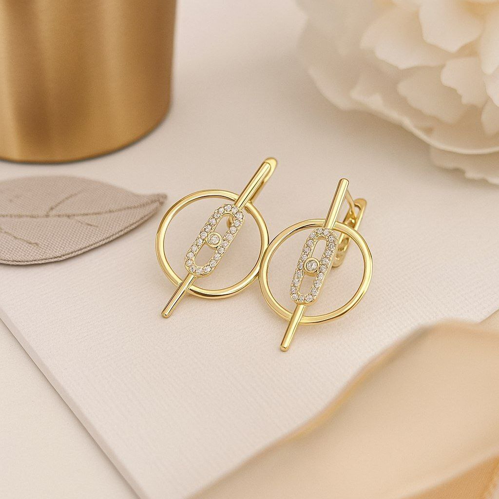 Серьги ажурные под бренд со стразами, висячие, цвет покрытия лимонное золото, арт.313.228