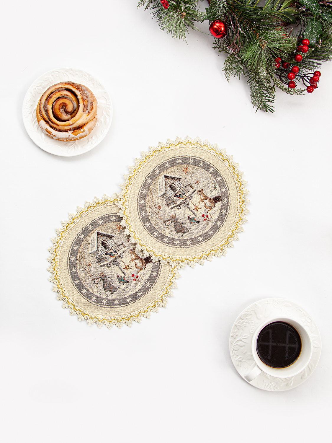 Лесные друзья у кормушки Комплект салфеток 2шт д23 см золото 2103844