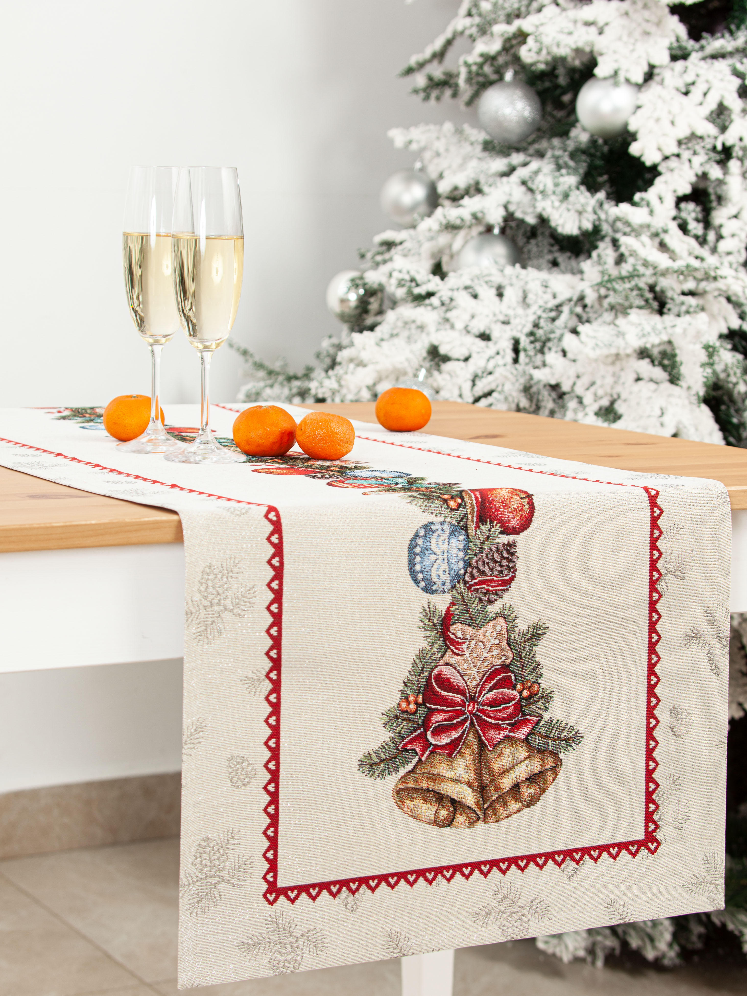 Еловые ветки Салфетка 40х100 см 2101098