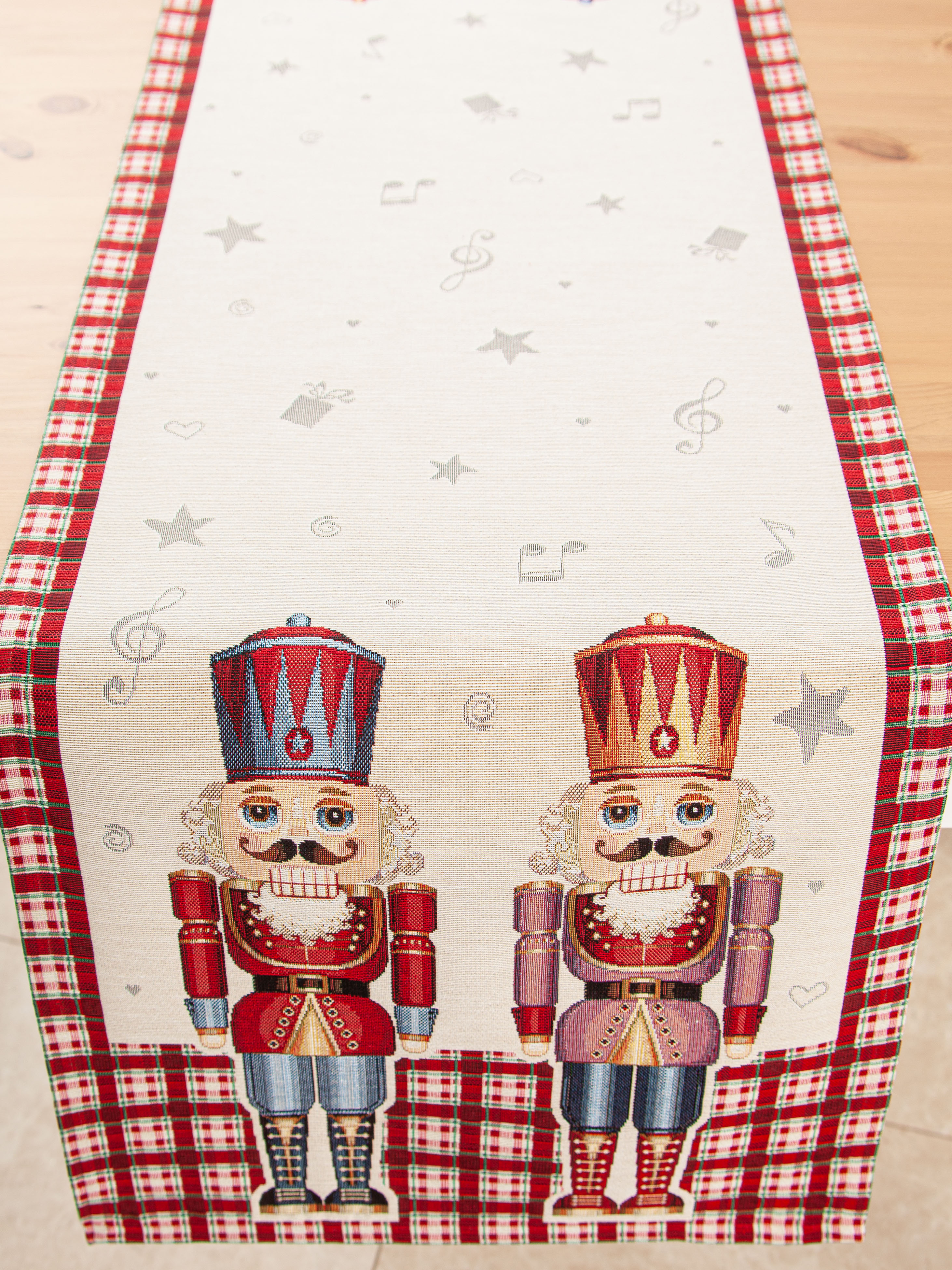 Сказки Гофмана Салфетка 44х100 см 2105202 Б/Л