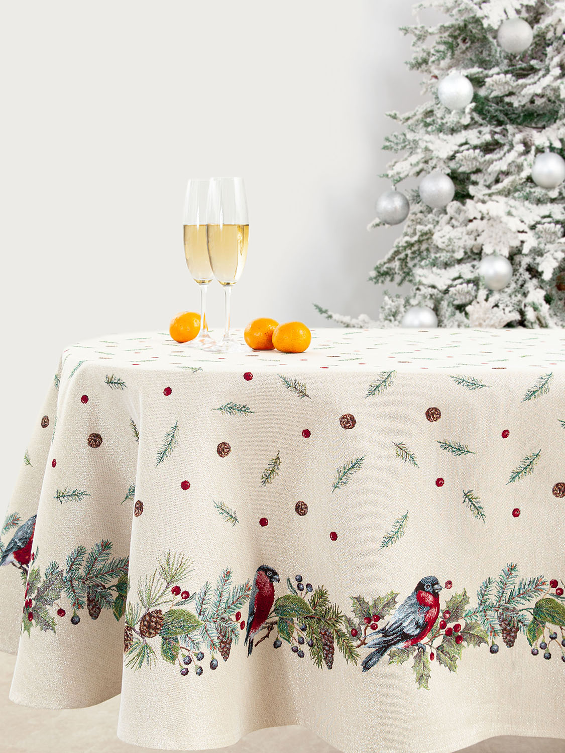 Новогодние друзья Снегири Скатерть овал 160х250 см 2106769