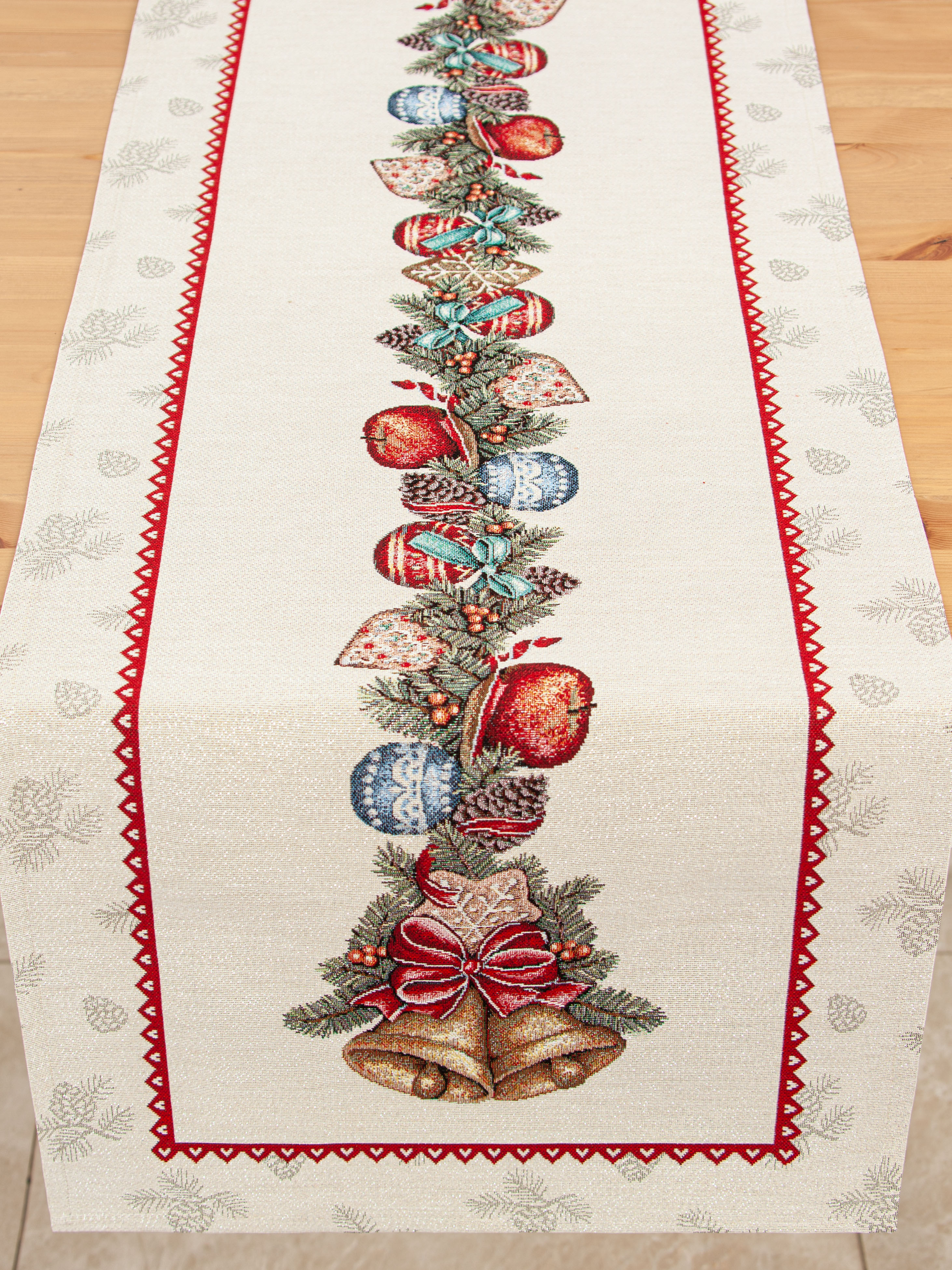 Еловые ветки Салфетка 40х100 см 2101098