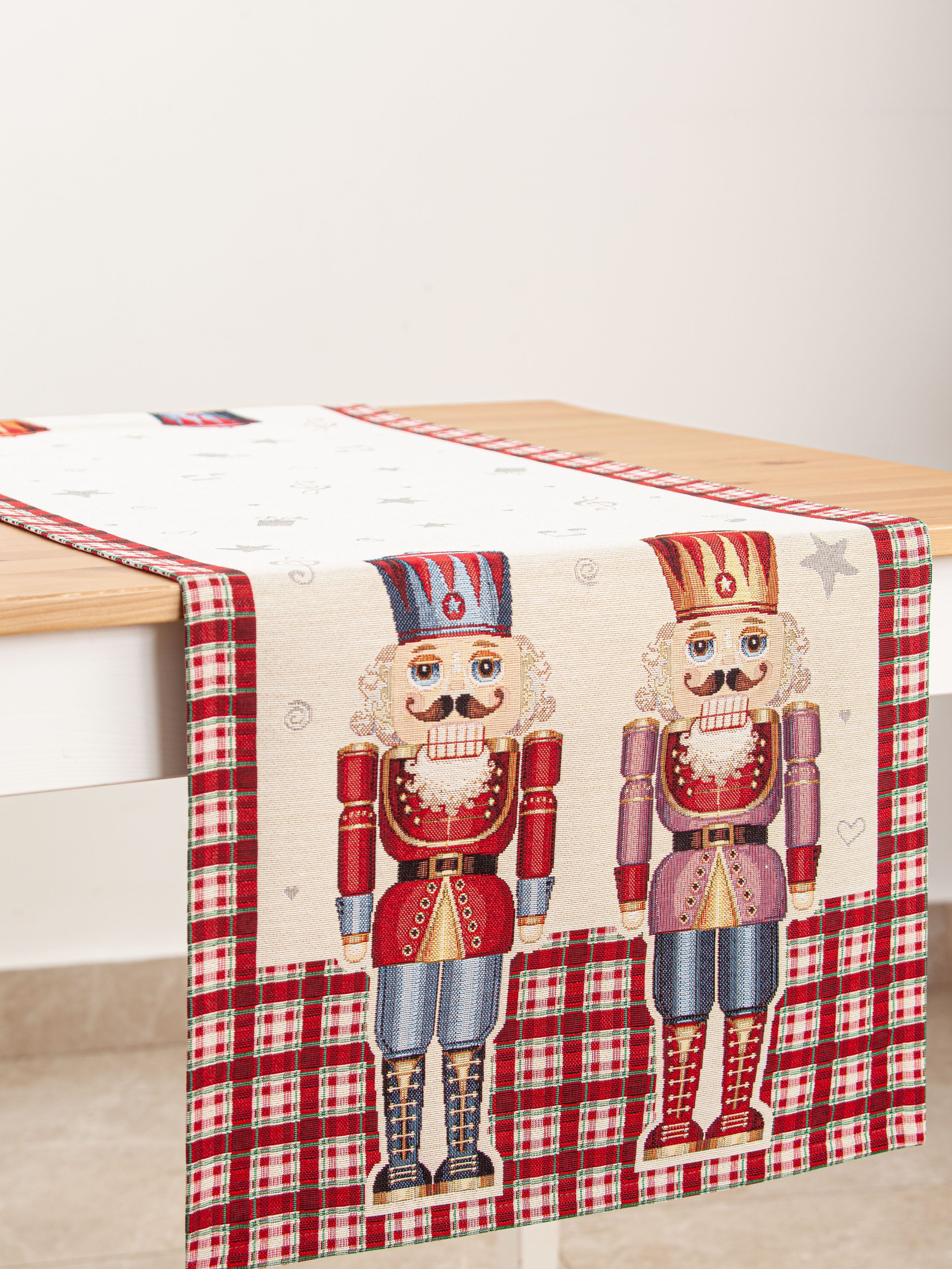 Сказки Гофмана Салфетка 44х100 см 2105202 Б/Л