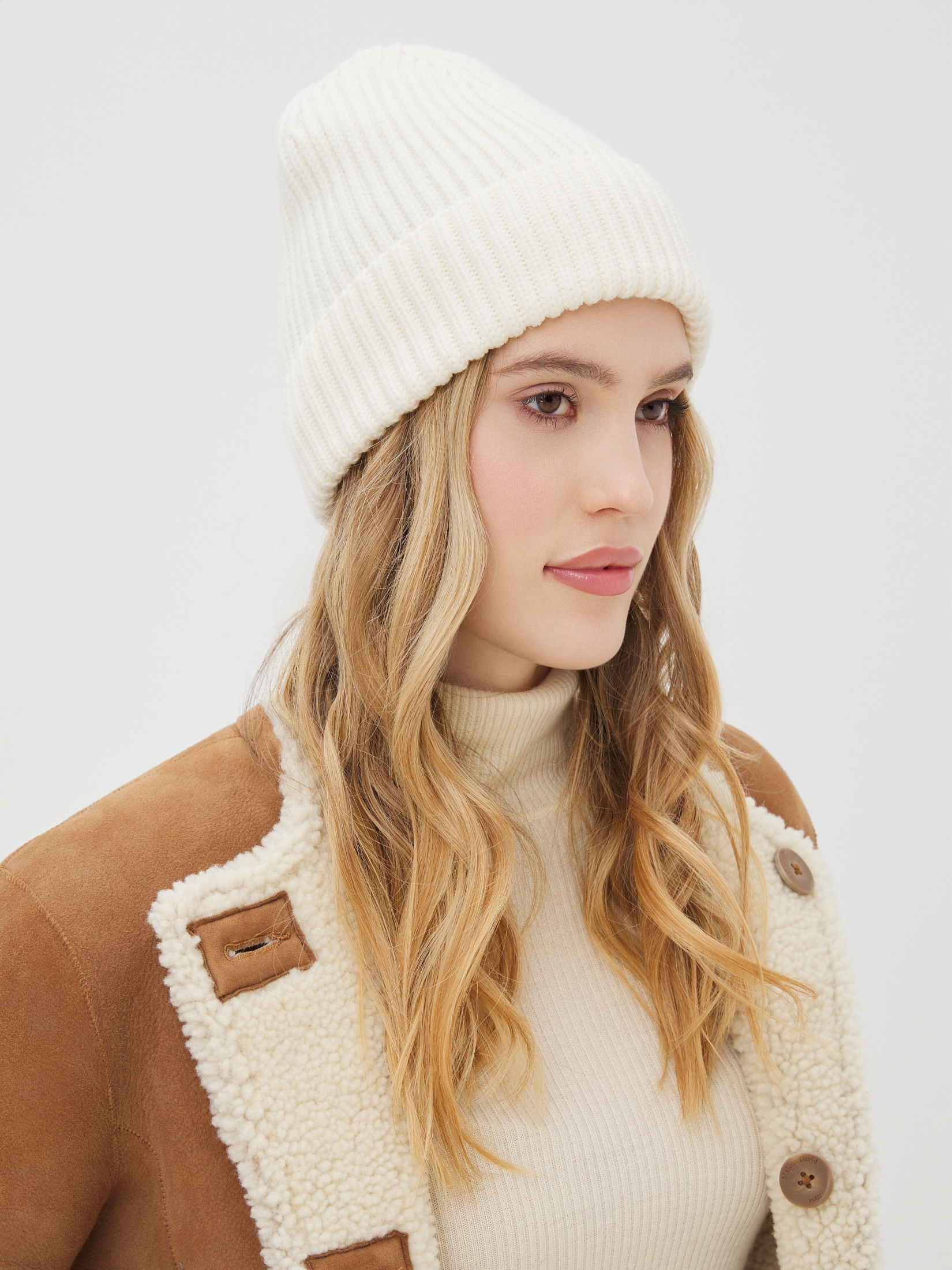 2400 р. 6000 р. Женская шапка CALZETTI