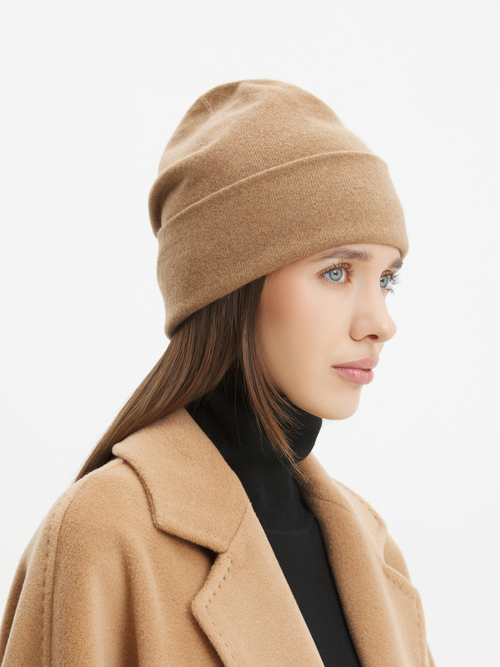 1864 р. 4660 р. Женская шапка MAISON DAVID