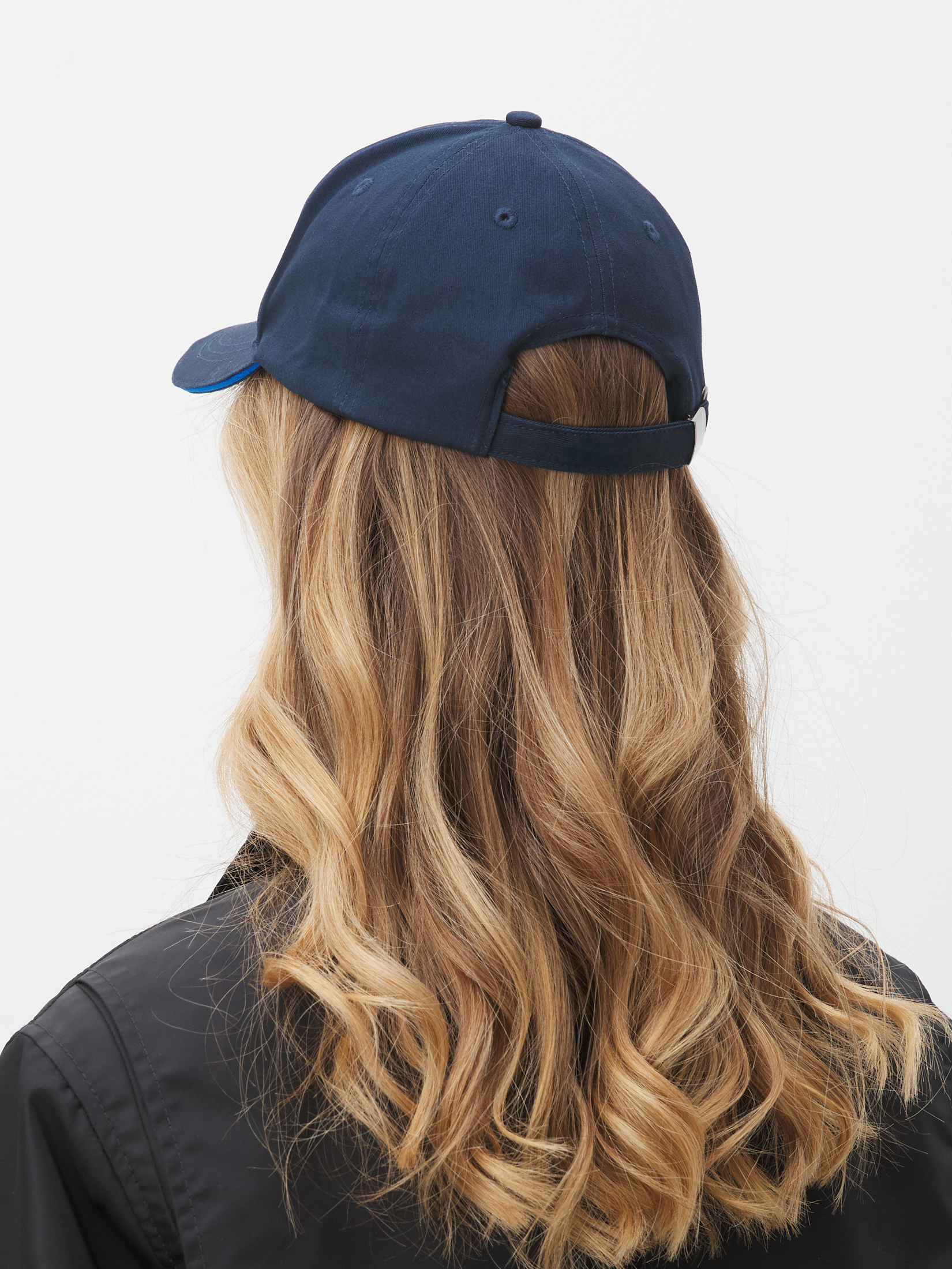 460 р. 1150 р. Бейсболка MAISON DAVID