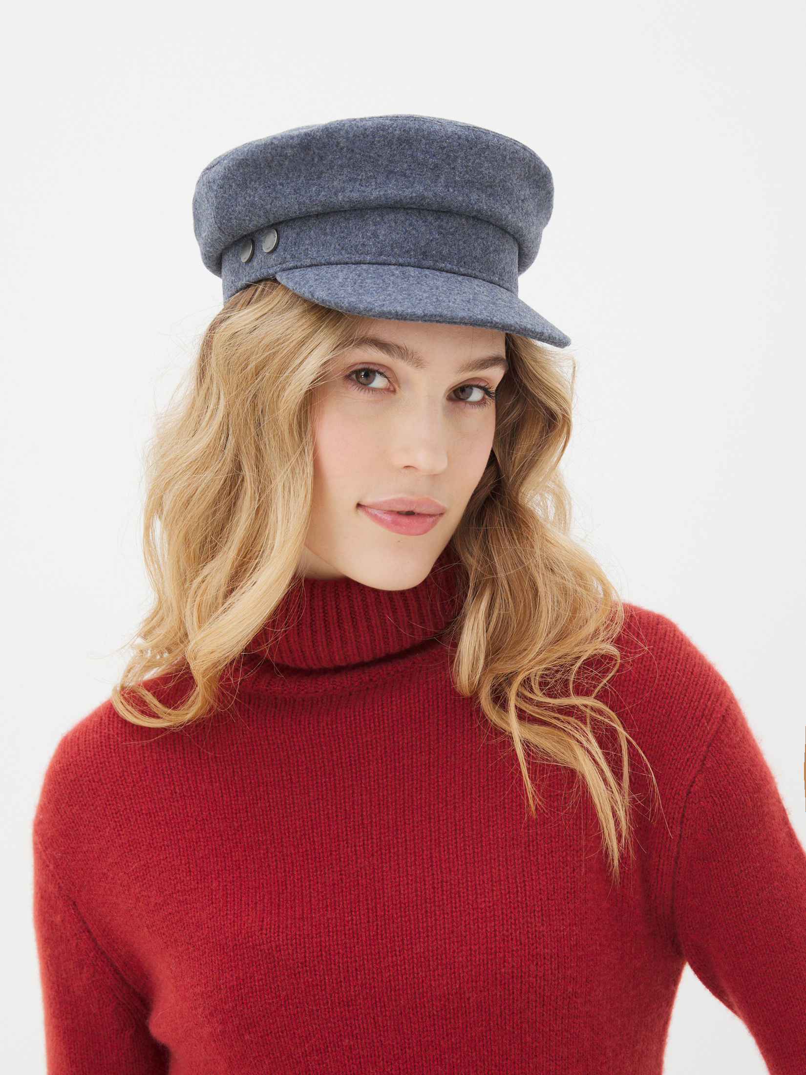 1324 р. 3310 р. Женская кепка MAISON DAVID