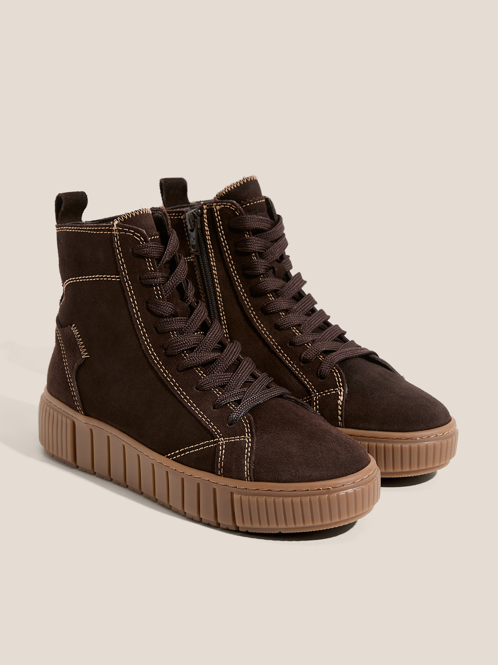 9120 р. 16000 р. Женские высокие кеды TAMARIS