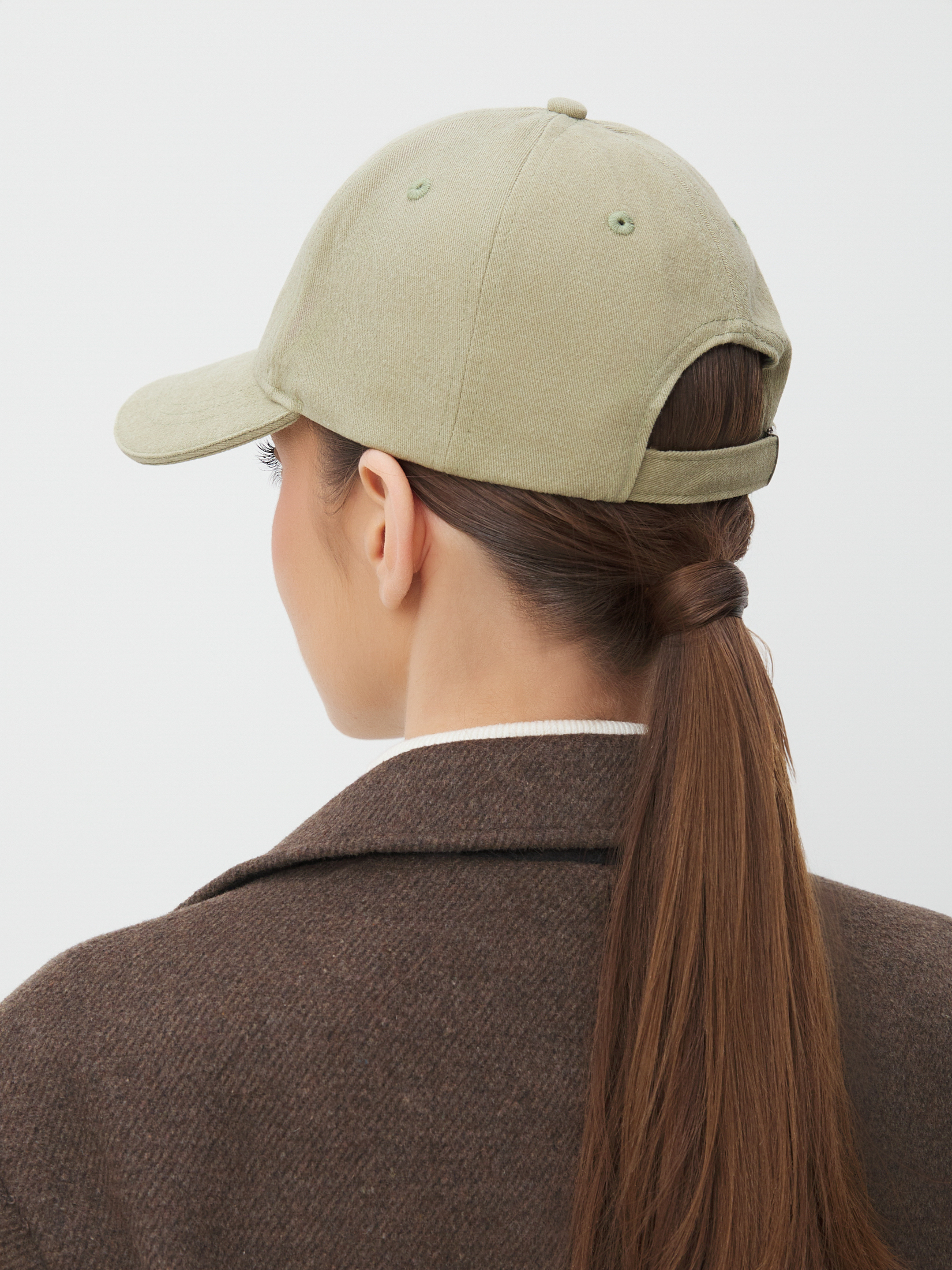 460 р. 1150 р. Бейсболка из денима MAISON DAVID