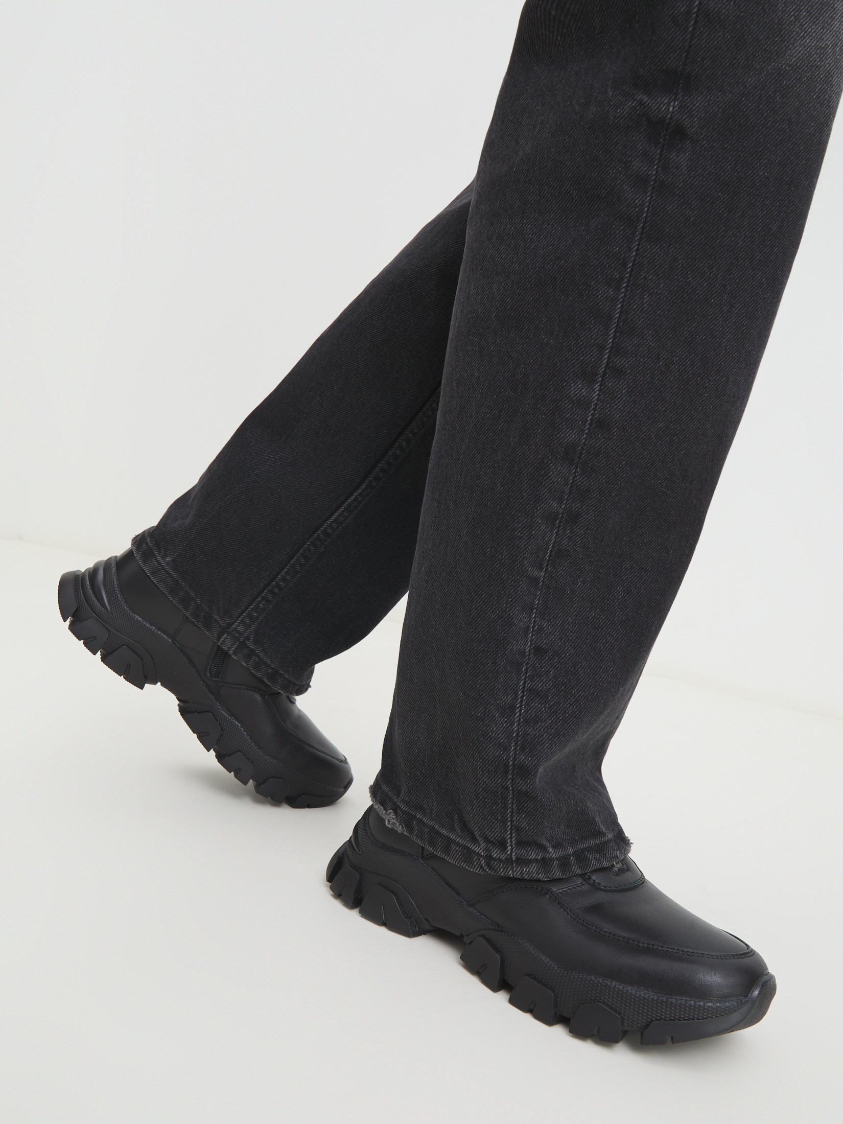 9685 р. 16990 р. Женские высокие кроссовки TAMARIS