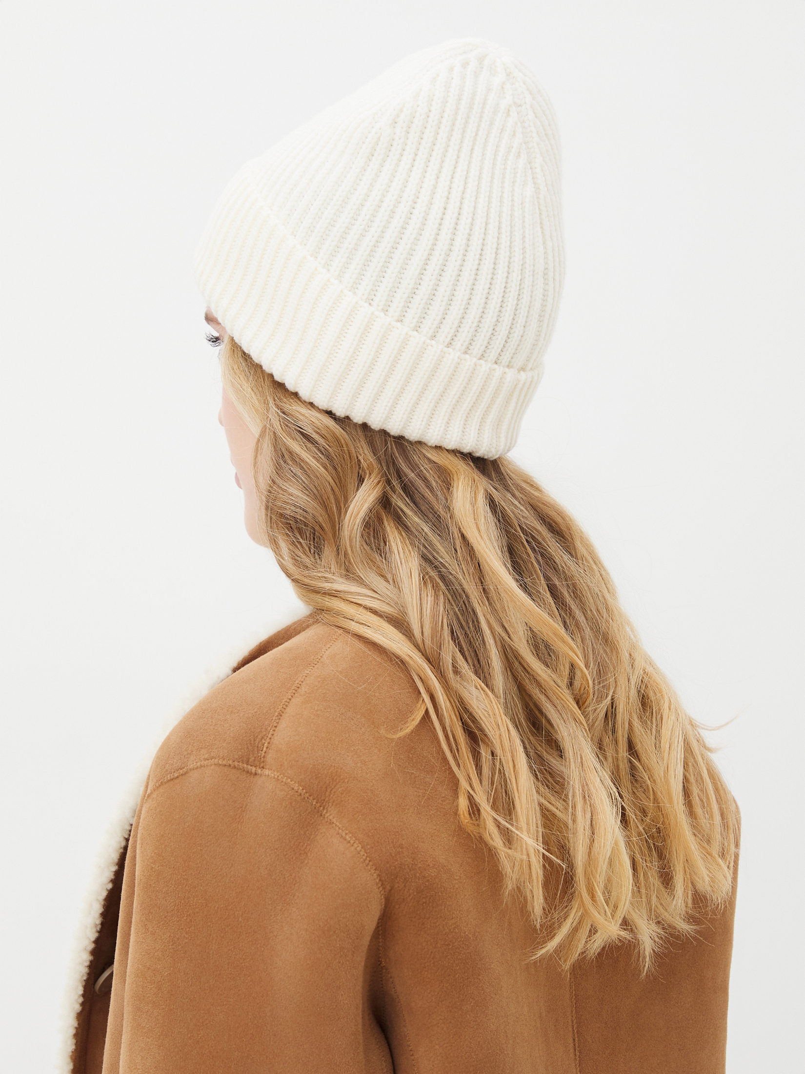 2400 р. 6000 р. Женская шапка CALZETTI