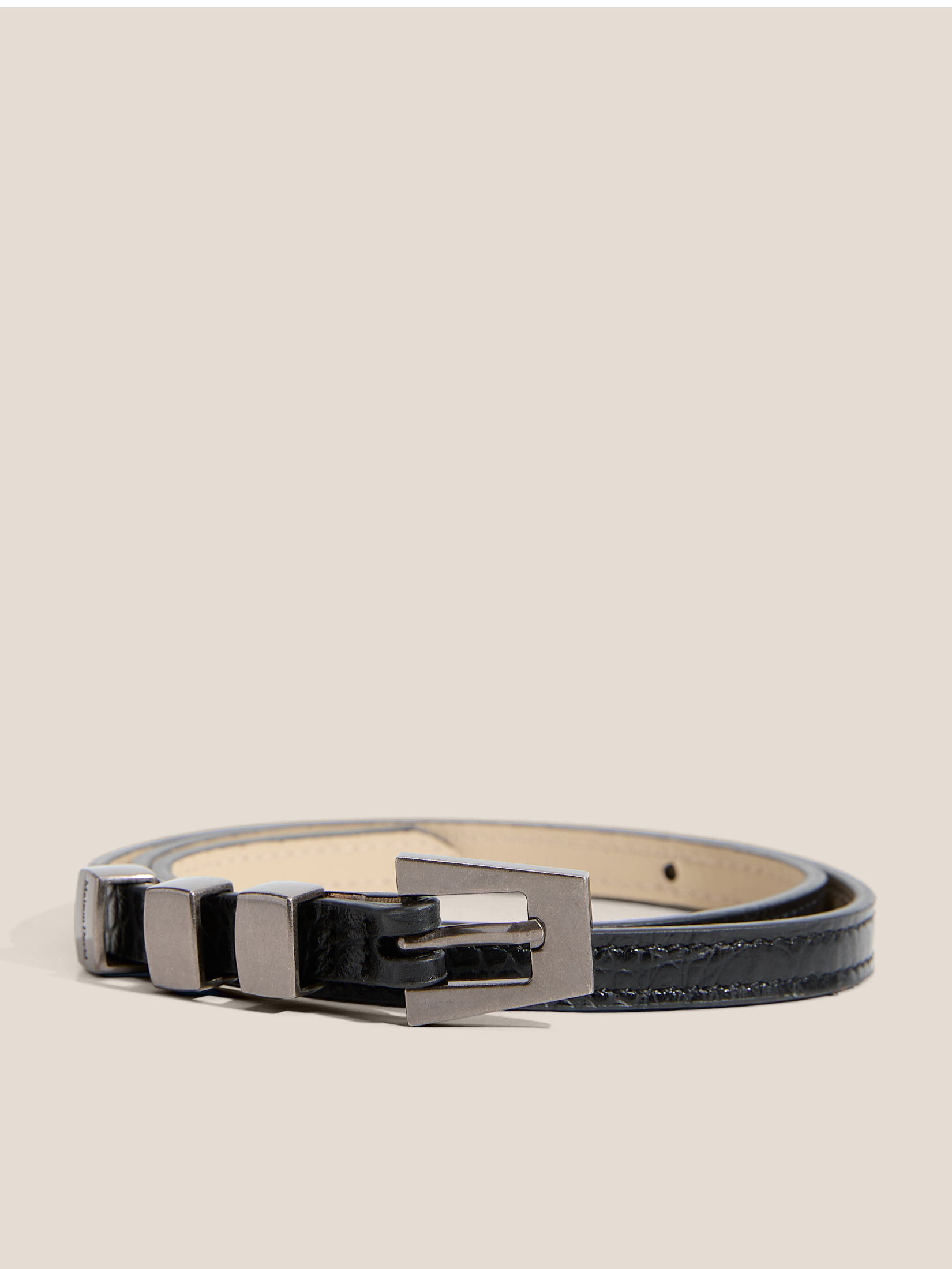 1200 р.  2990 р.  Женский ремень MAISON DAVID