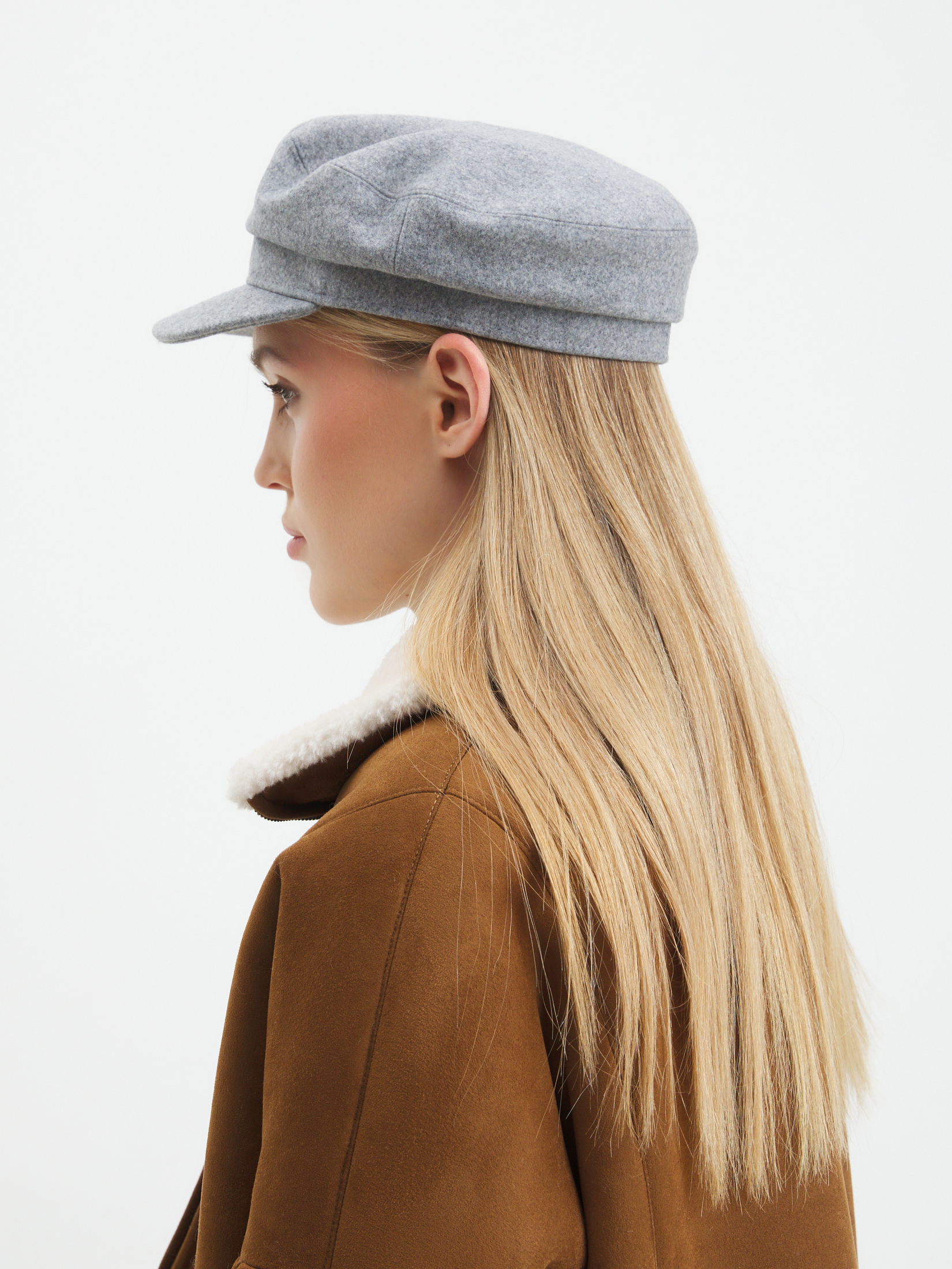 1324 р. 3310 р. Женская кепка MAISON DAVID