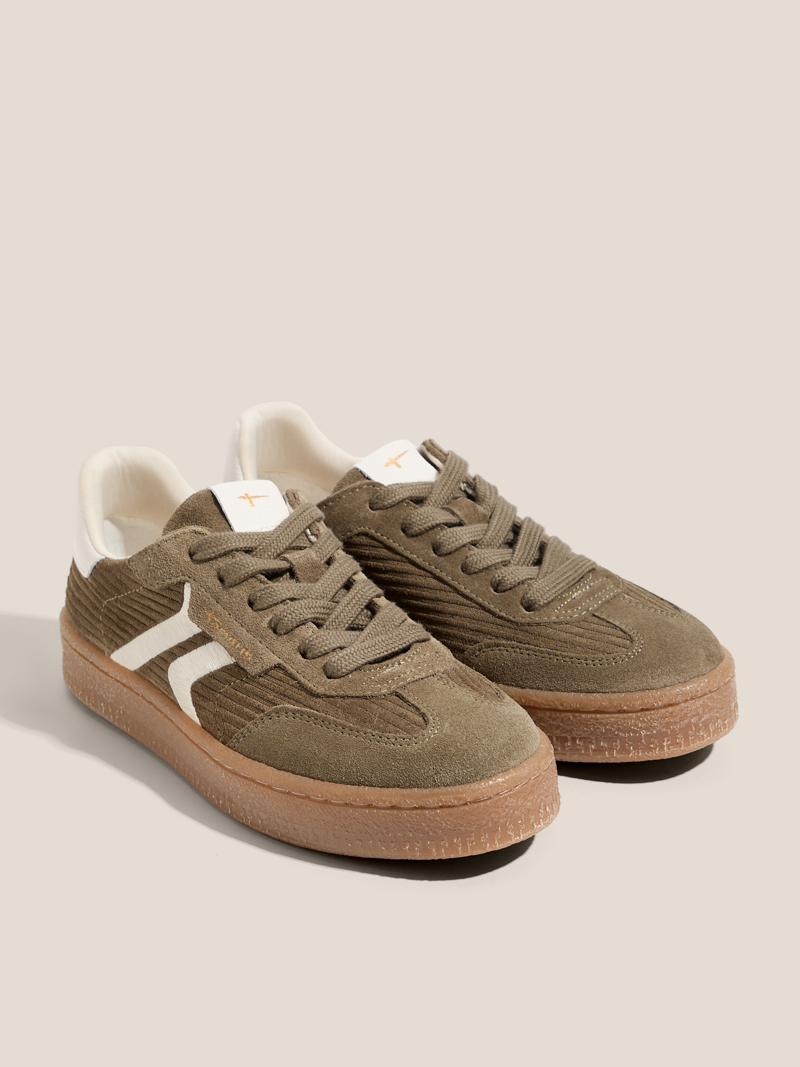 8265 р. 14500 р. Женские кеды TAMARIS NAKJA