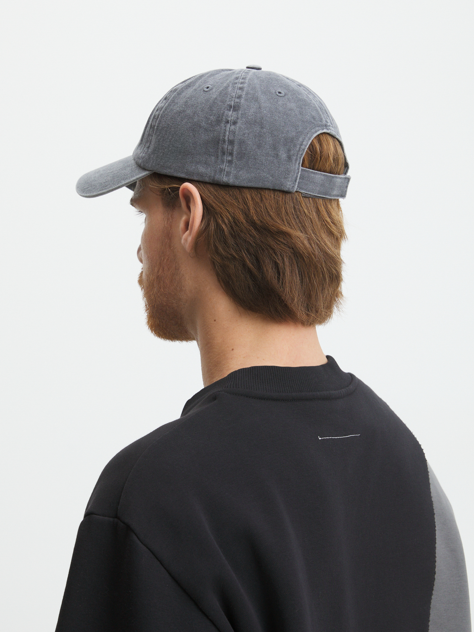 460 р. 1150 р. Бейсболка из денима MAISON DAVID