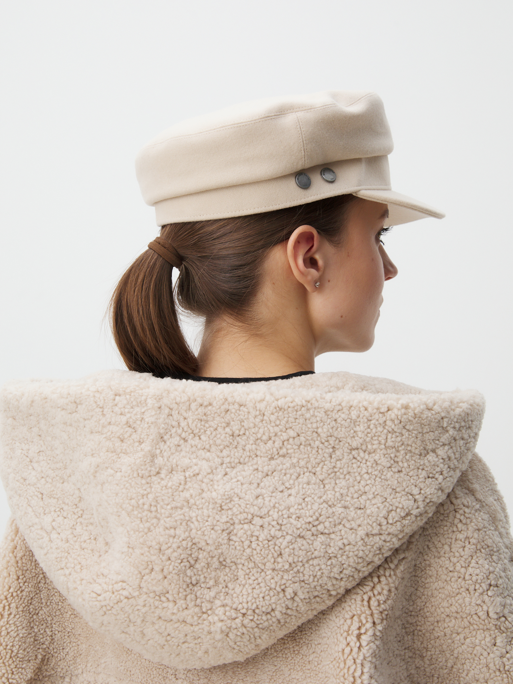 1324 р. 3310 р. Женская кепка MAISON DAVID