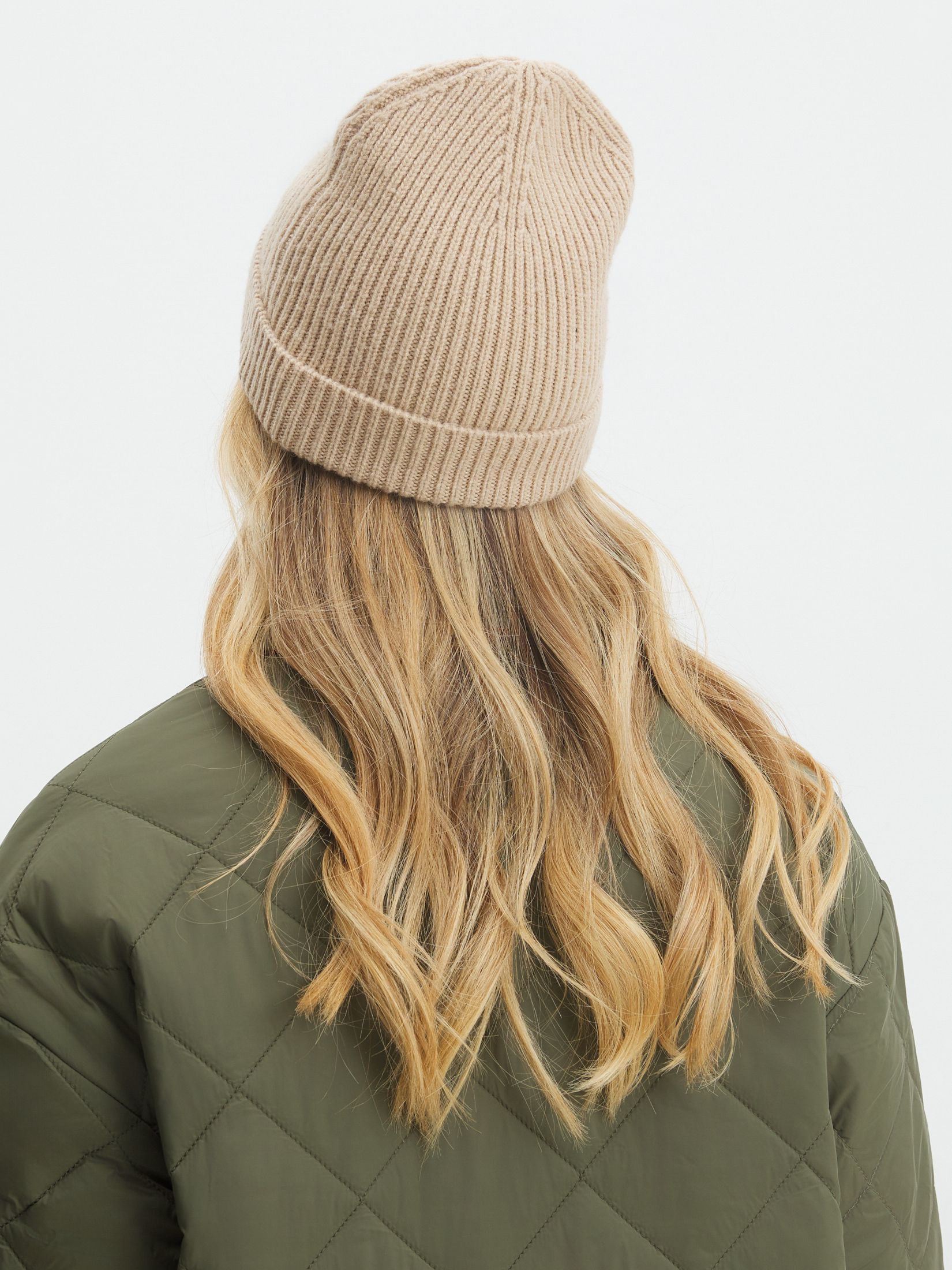 1864 р. 4660 р. Женская шапка MAISON DAVID