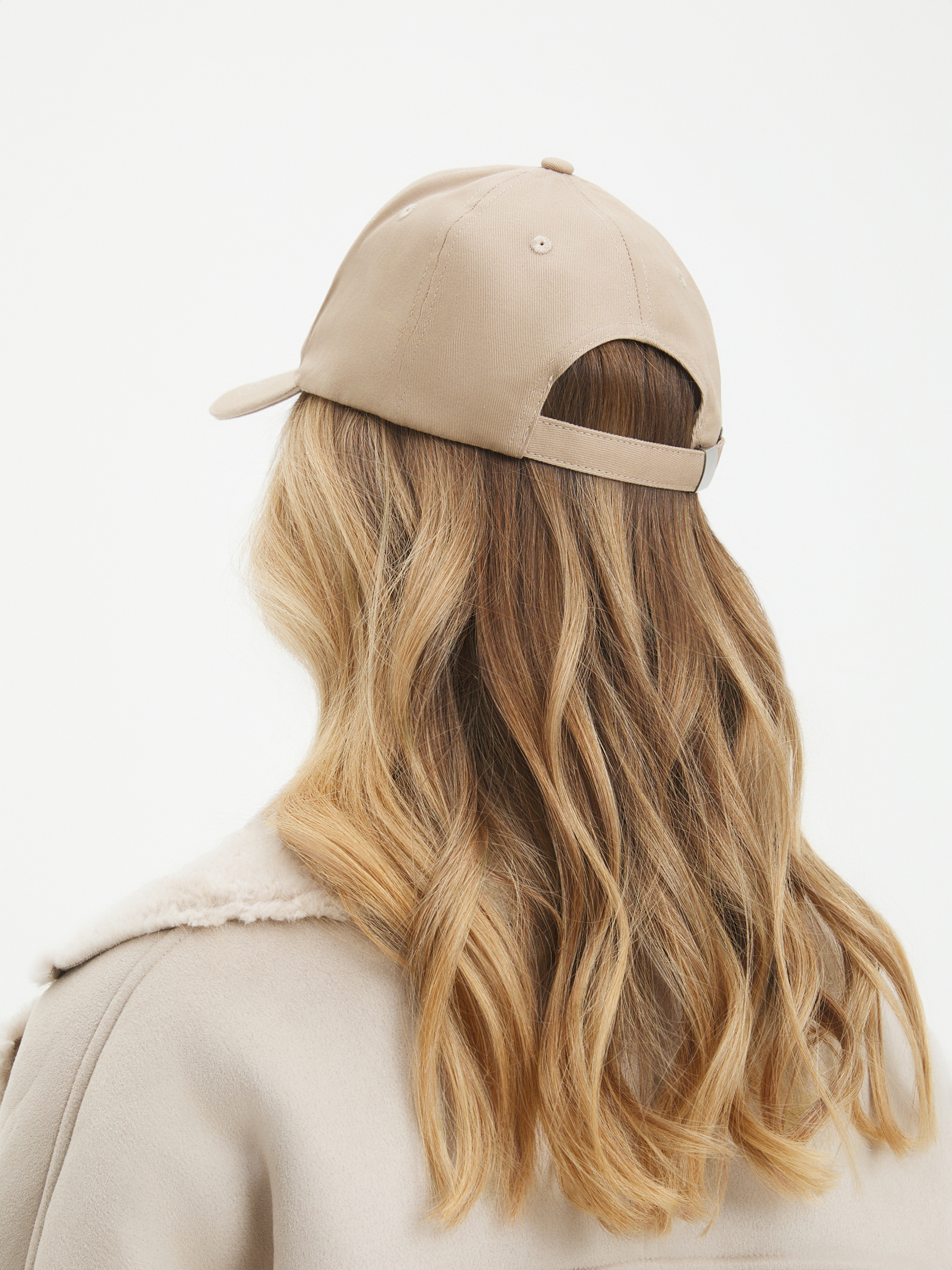 460 р. 1150 р. Бейсболка MAISON DAVID