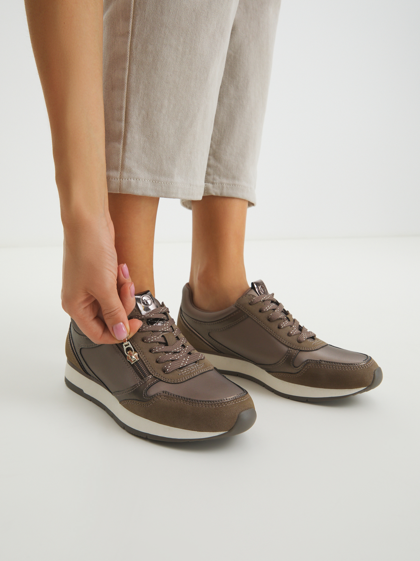 5011 р. 8790 р. Женские кроссовки TAMARIS DAKI