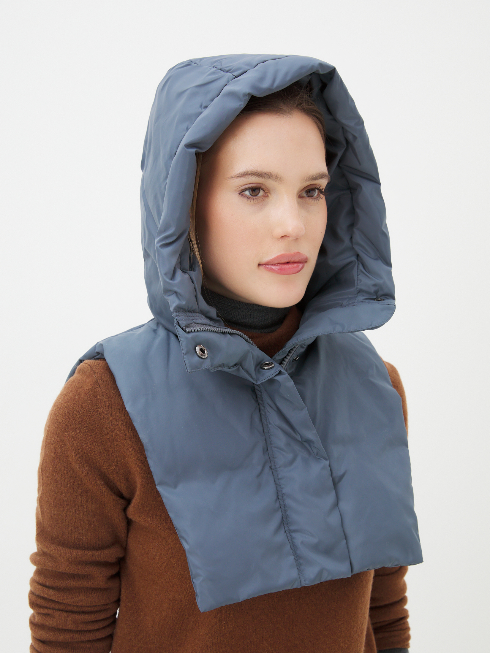 1664 р. 4160 р. Женский капюшон MAISON DAVID