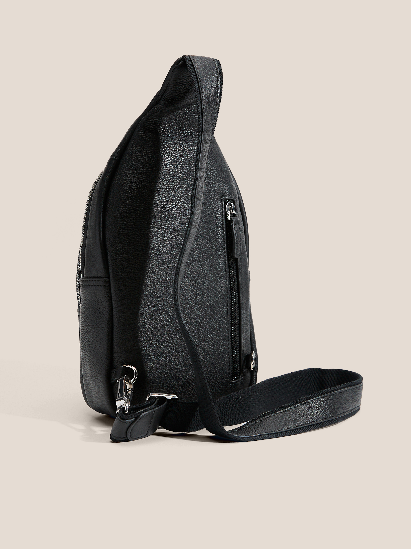 3495 р. 8320 р. Мужской рюкзак TENDANCE