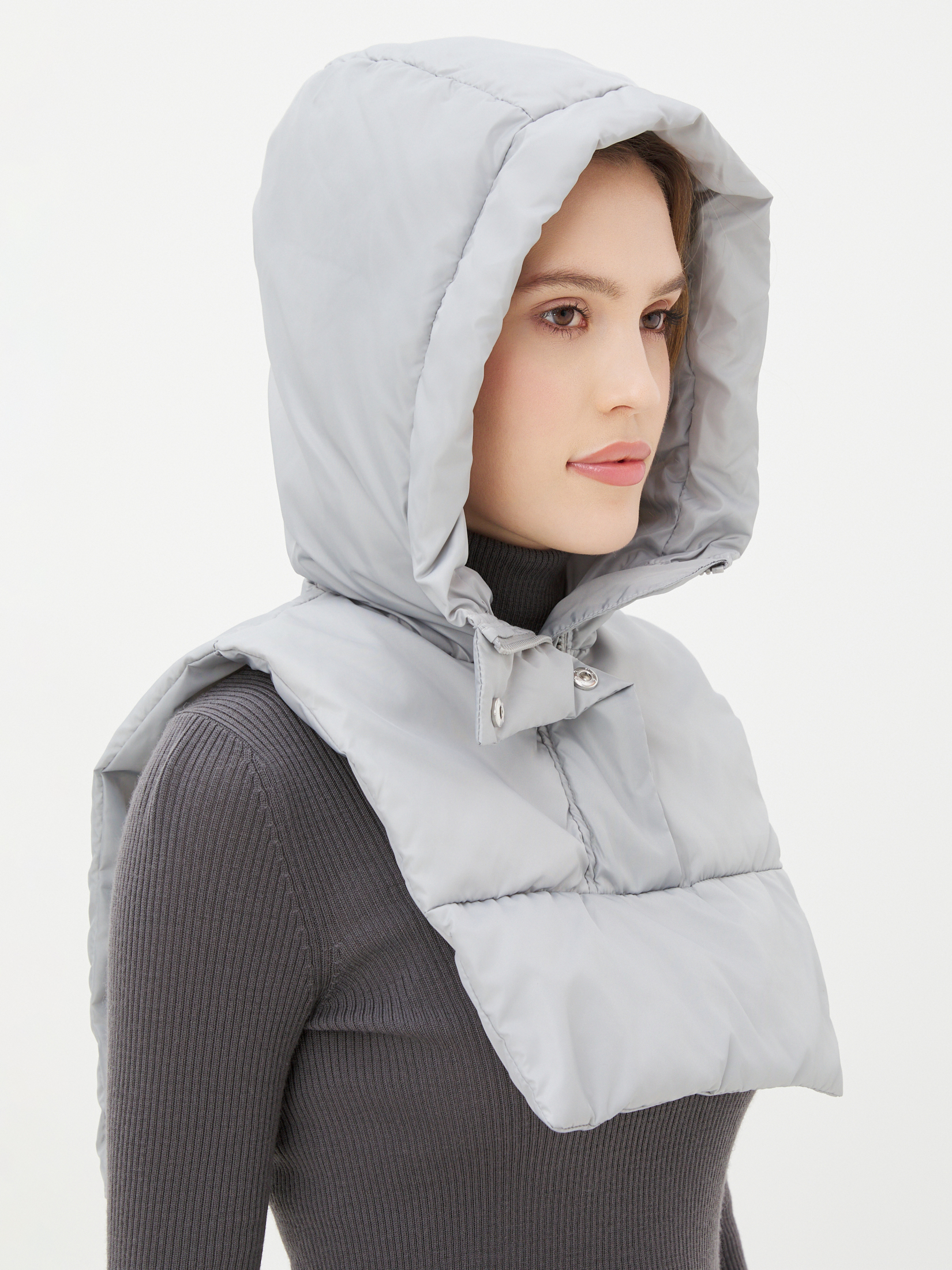 1696 р. 4240 р. Женский капюшон MAISON DAVID