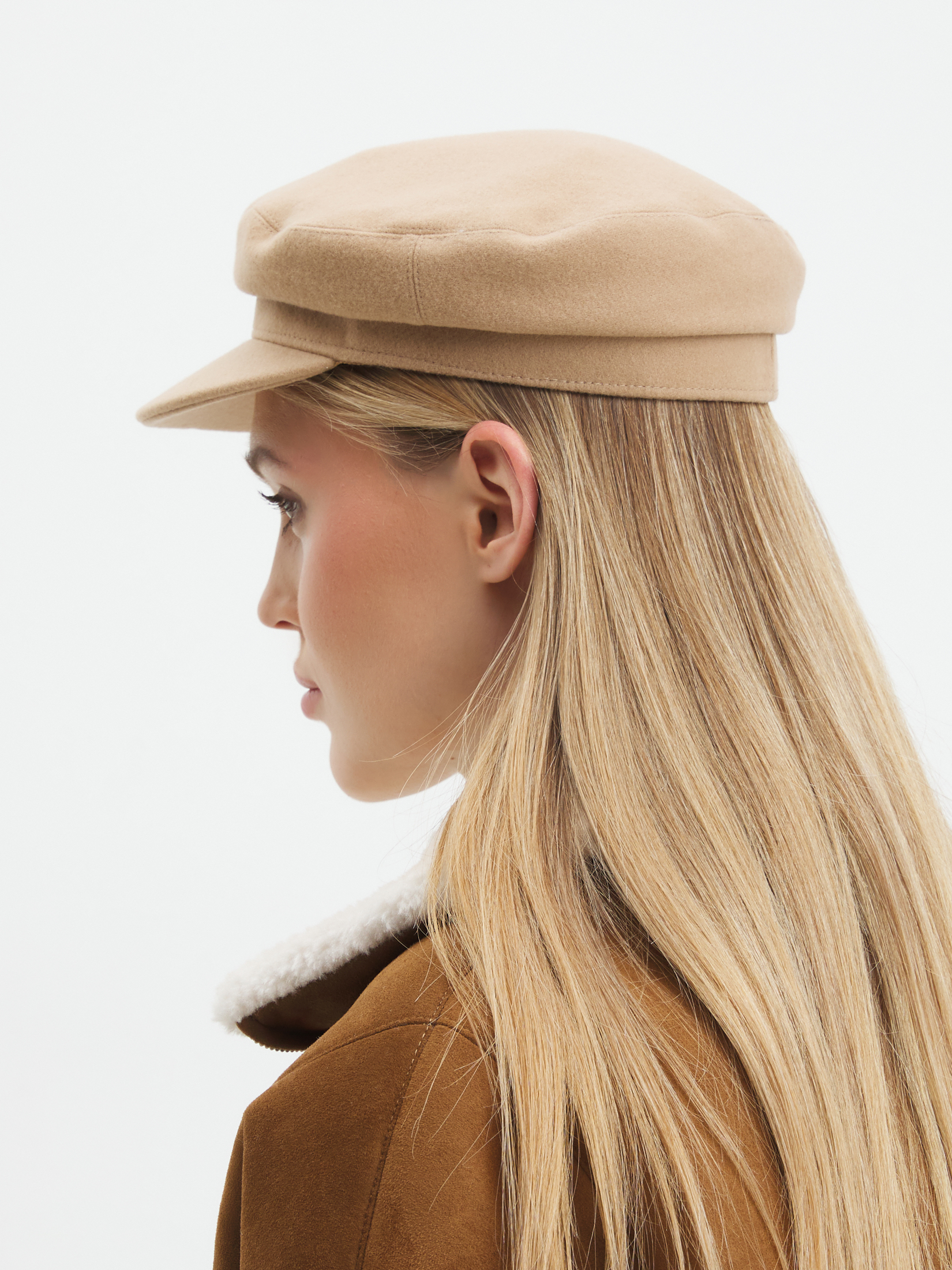 1324 р. 3310 р. Женская кепка MAISON DAVID