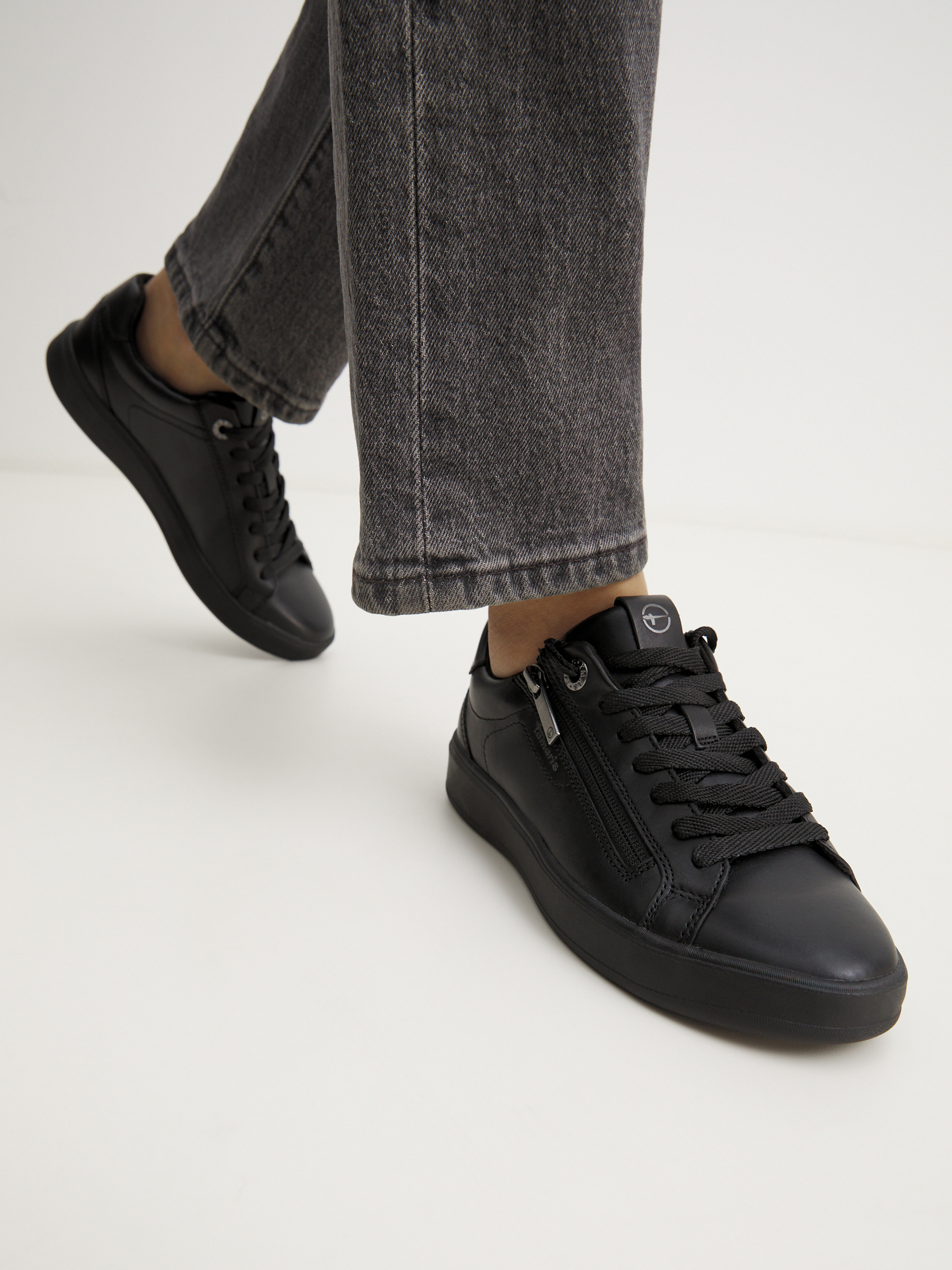 6128 р. 10750 р. Женские кеды TAMARIS SKYLAR