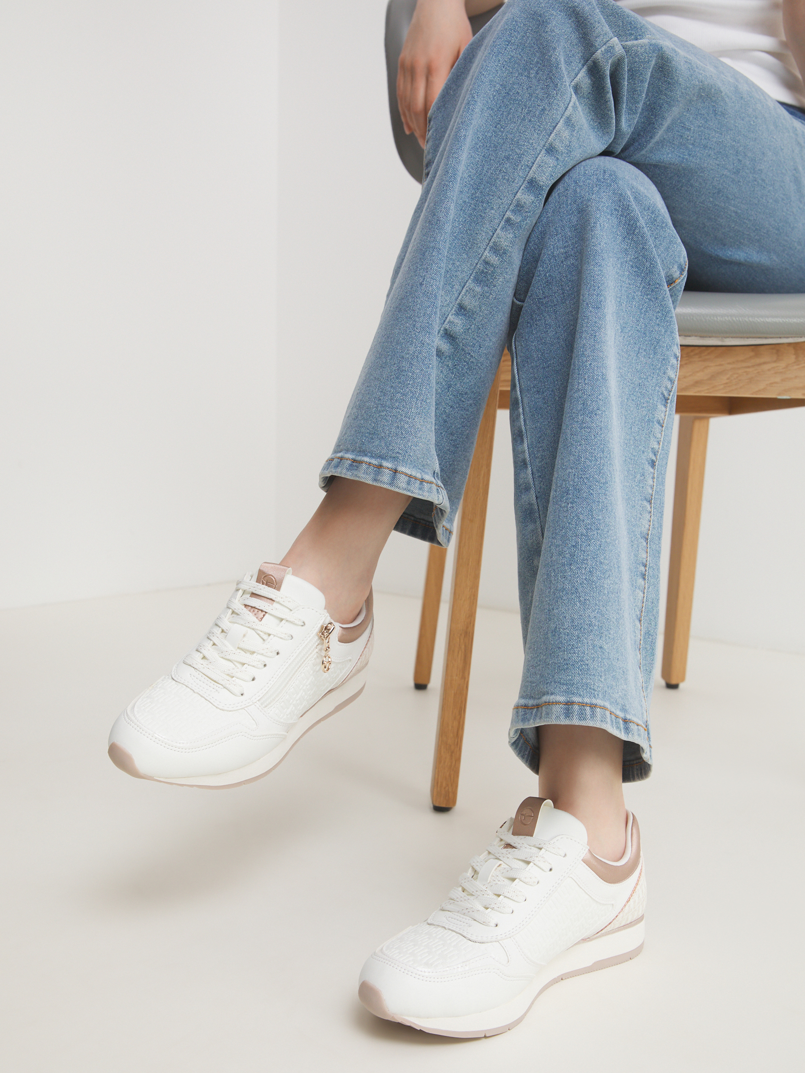 5296 р. 9290 р. Женские кроссовки TAMARIS DAKI