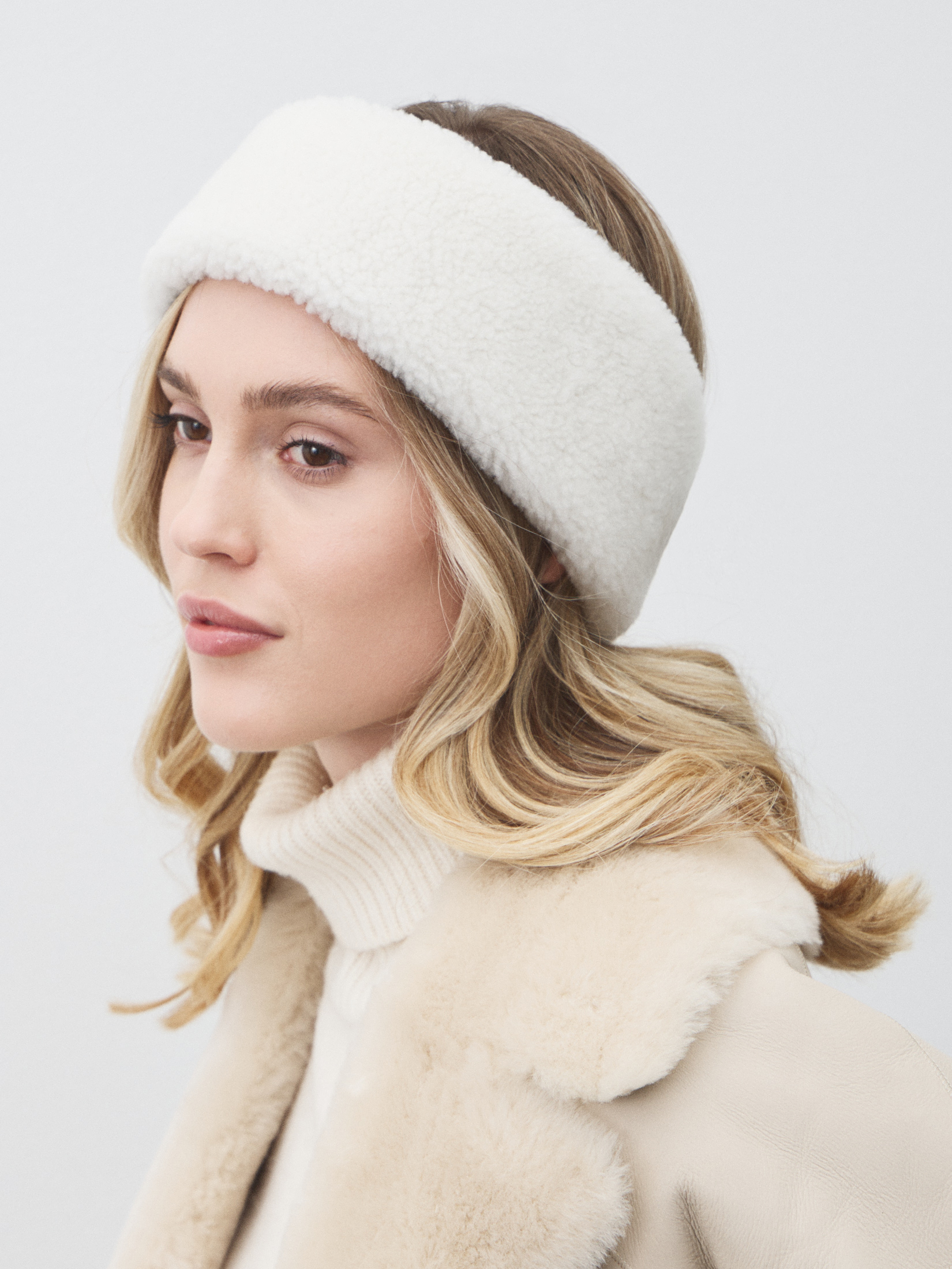 1996 р. 4990 р. Женская повязка на голову MAISON DAVID LEONE_DF