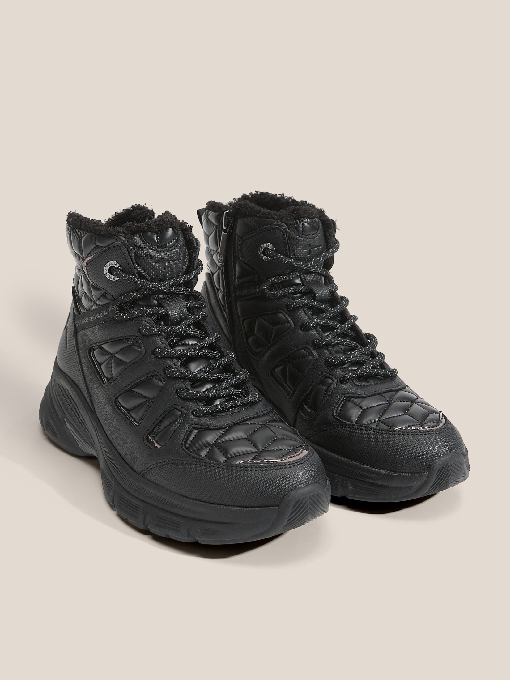 7581 р. 13300 р. Женские высокие кроссовки TAMARIS ZERA