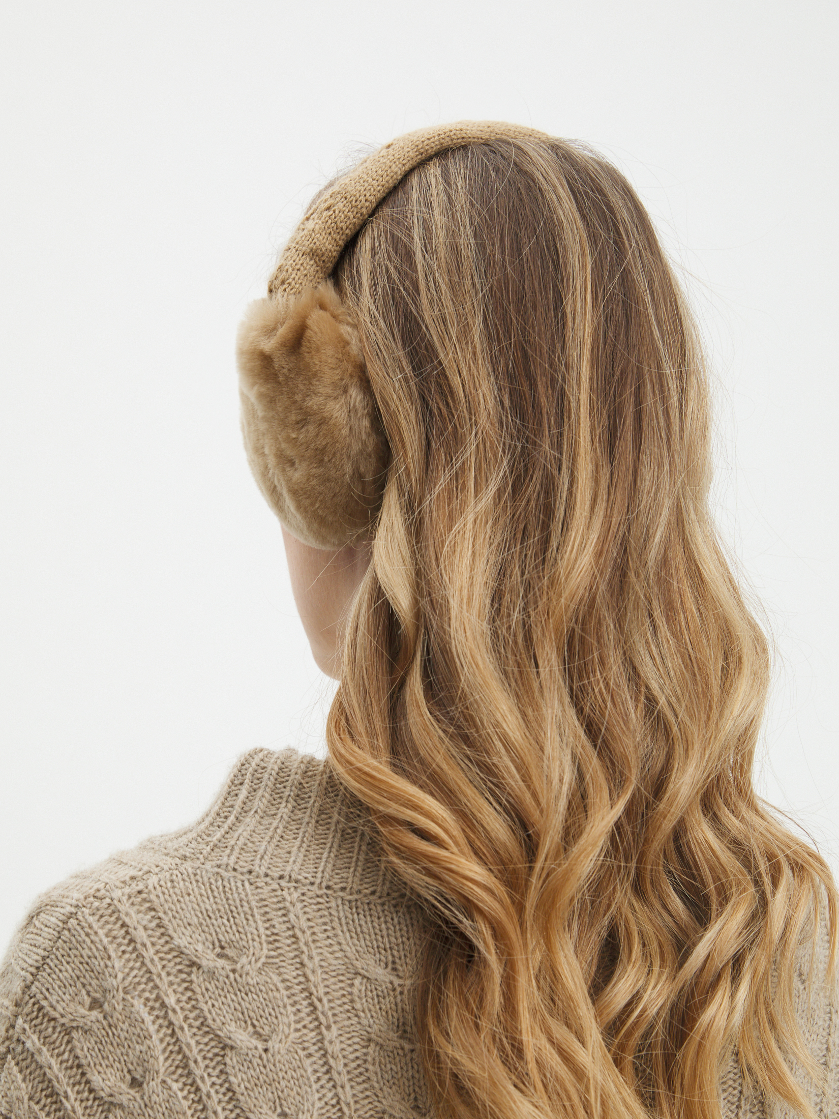 852 р. 2130 р. Женские утепленные наушники TENDANCE