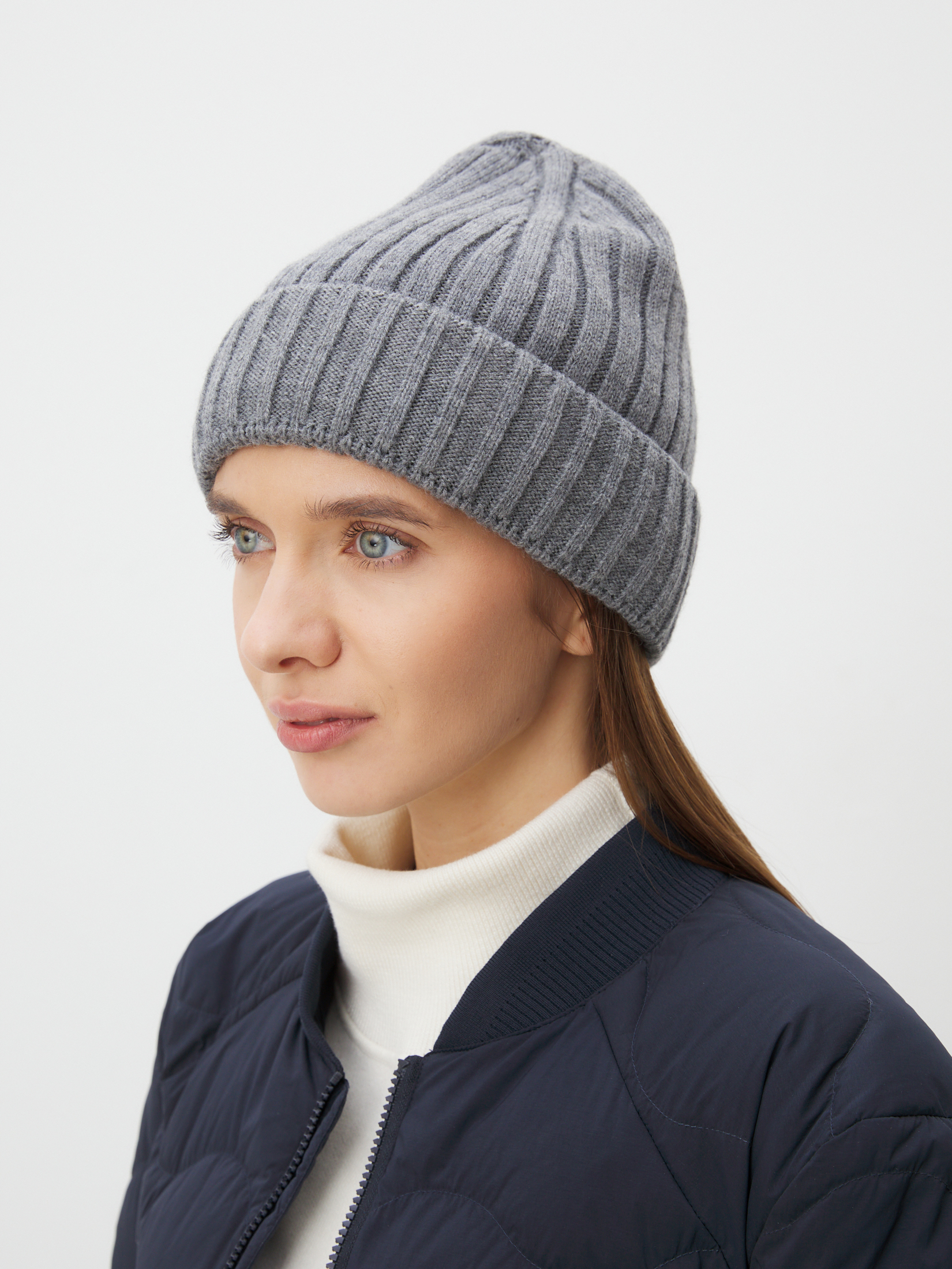 876 р. 2190 р. Женская шапка CALZETTI 5550