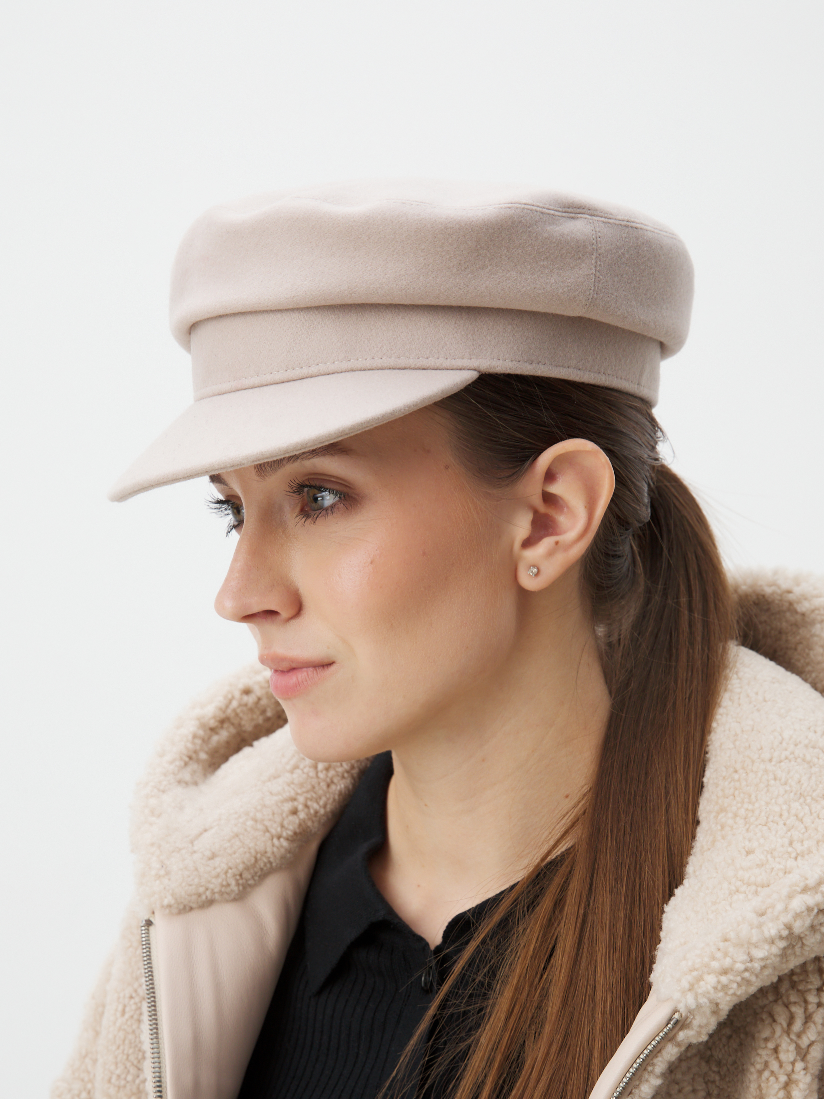 1324 р. 3310 р. Женская кепка MAISON DAVID