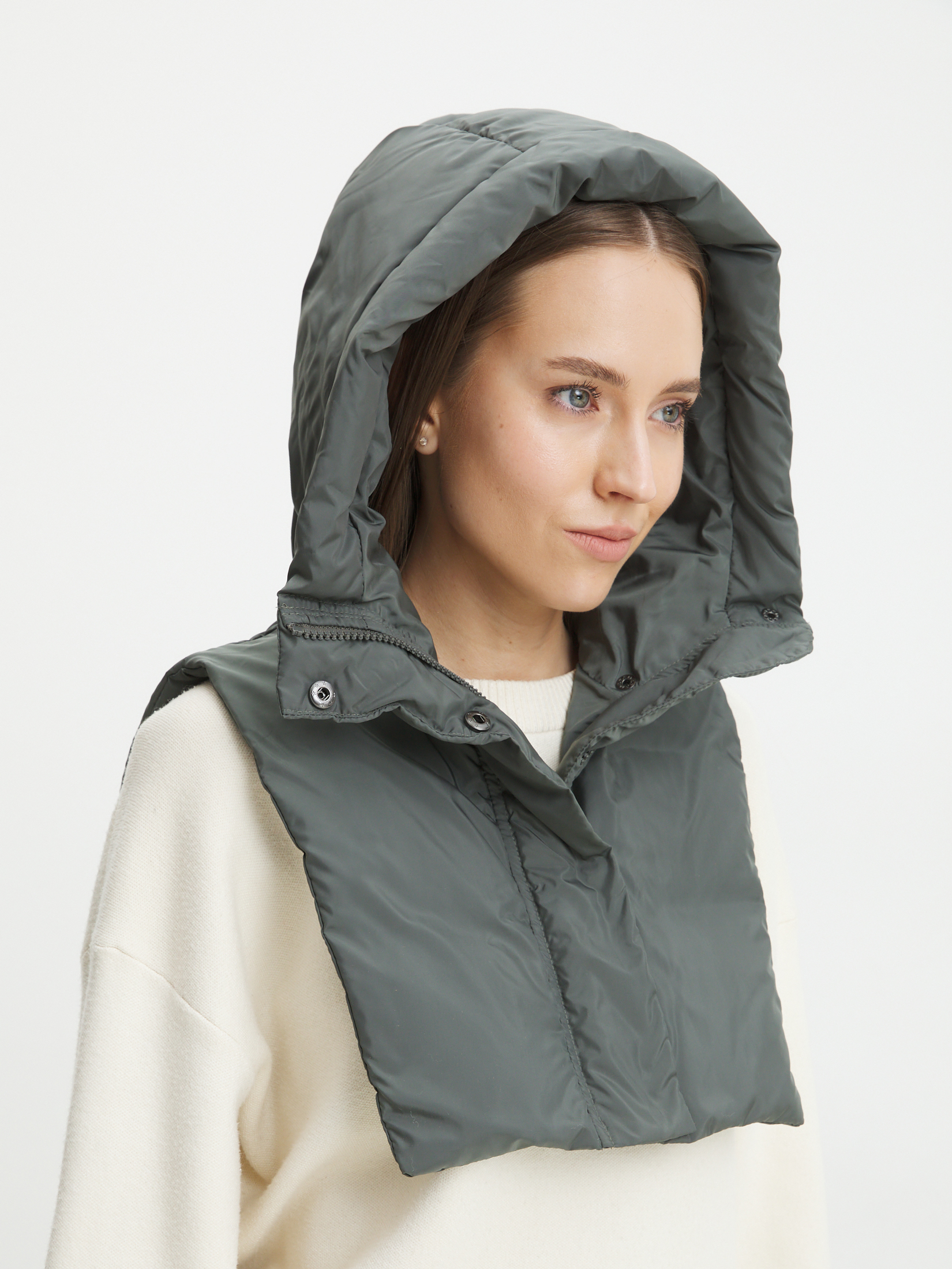 1664 р. 4160 р. Женский капюшон MAISON DAVID