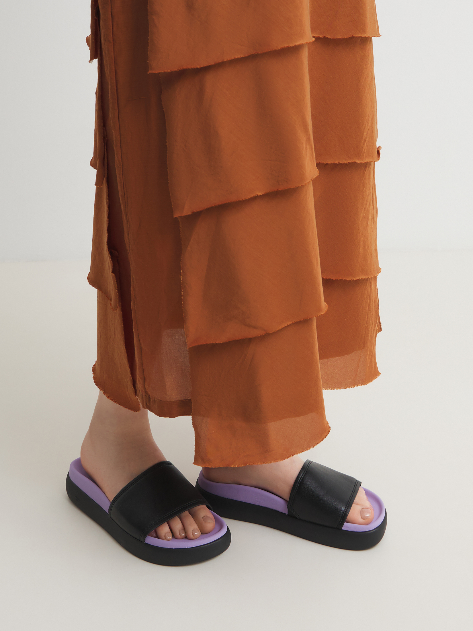 4200 р. 7500 р. Женские сланцы TAMARIS AMALIA