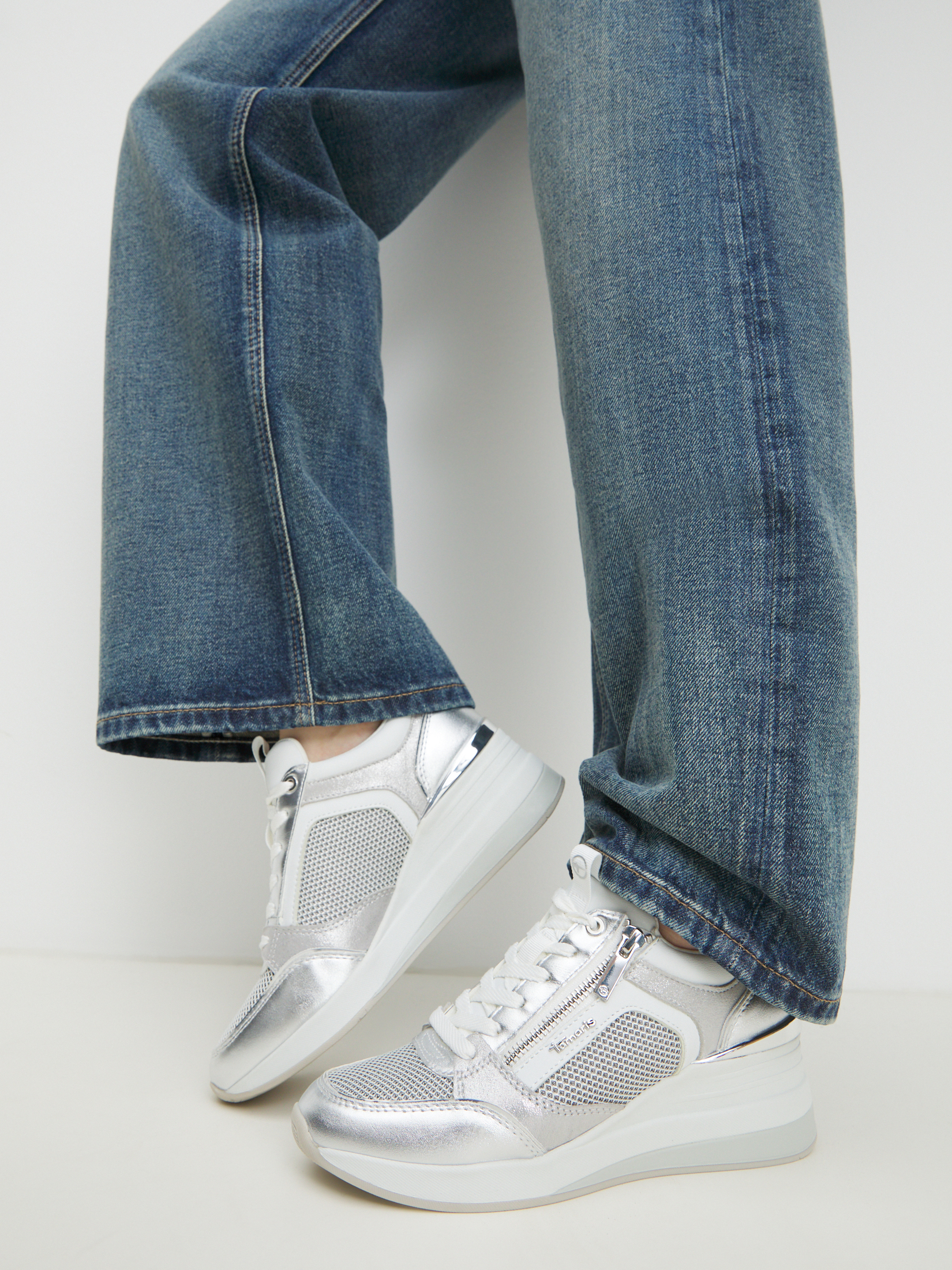 7838 р. 13750 р. Женские кроссовки на танкетке TAMARIS ZOE