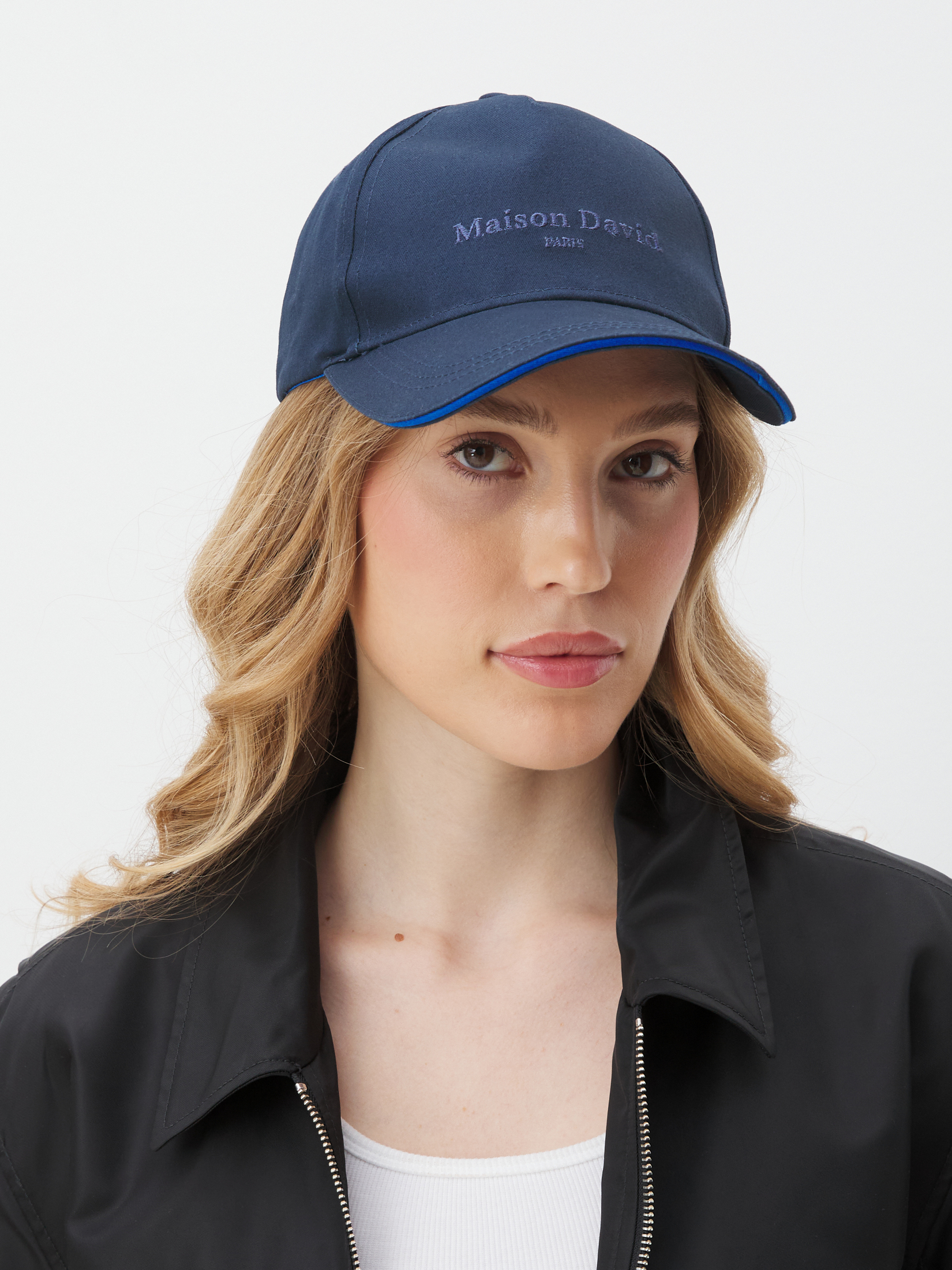 460 р. 1150 р. Бейсболка MAISON DAVID