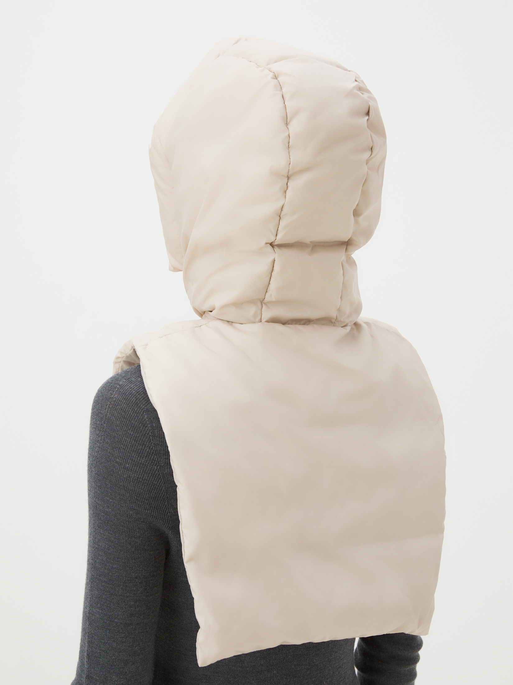 1664 р. 4160 р. Женский капюшон MAISON DAVID