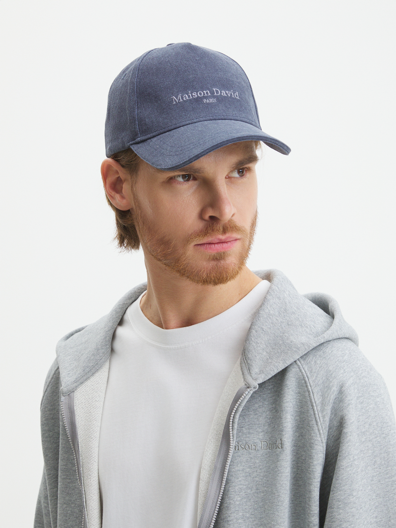 460 р. 1150 р. Бейсболка из денима MAISON DAVID